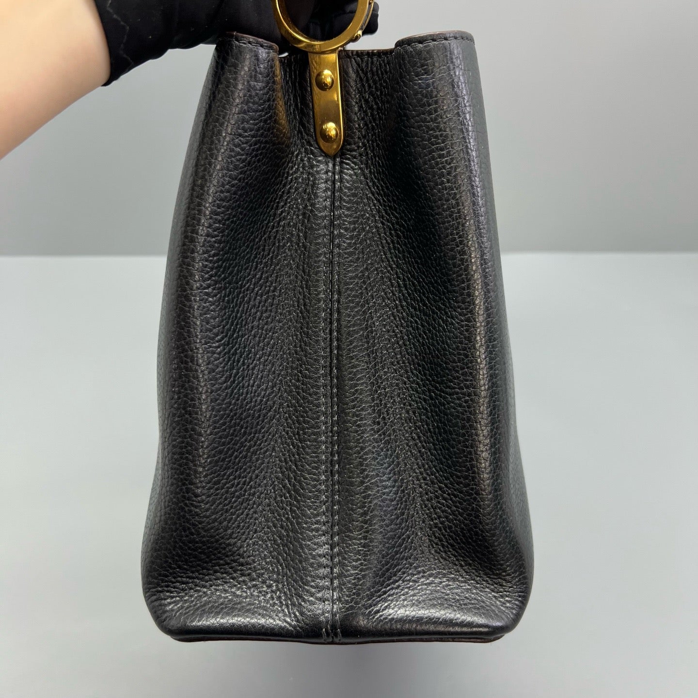 Louis Vuitton - Capucines - Leather - Black - (large)