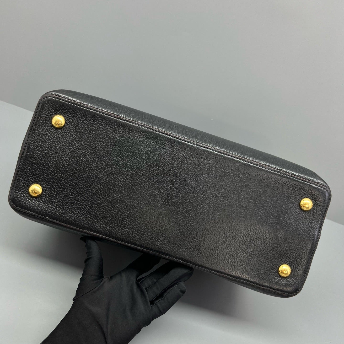 Louis Vuitton - Capucines - Leather - Black - (large)