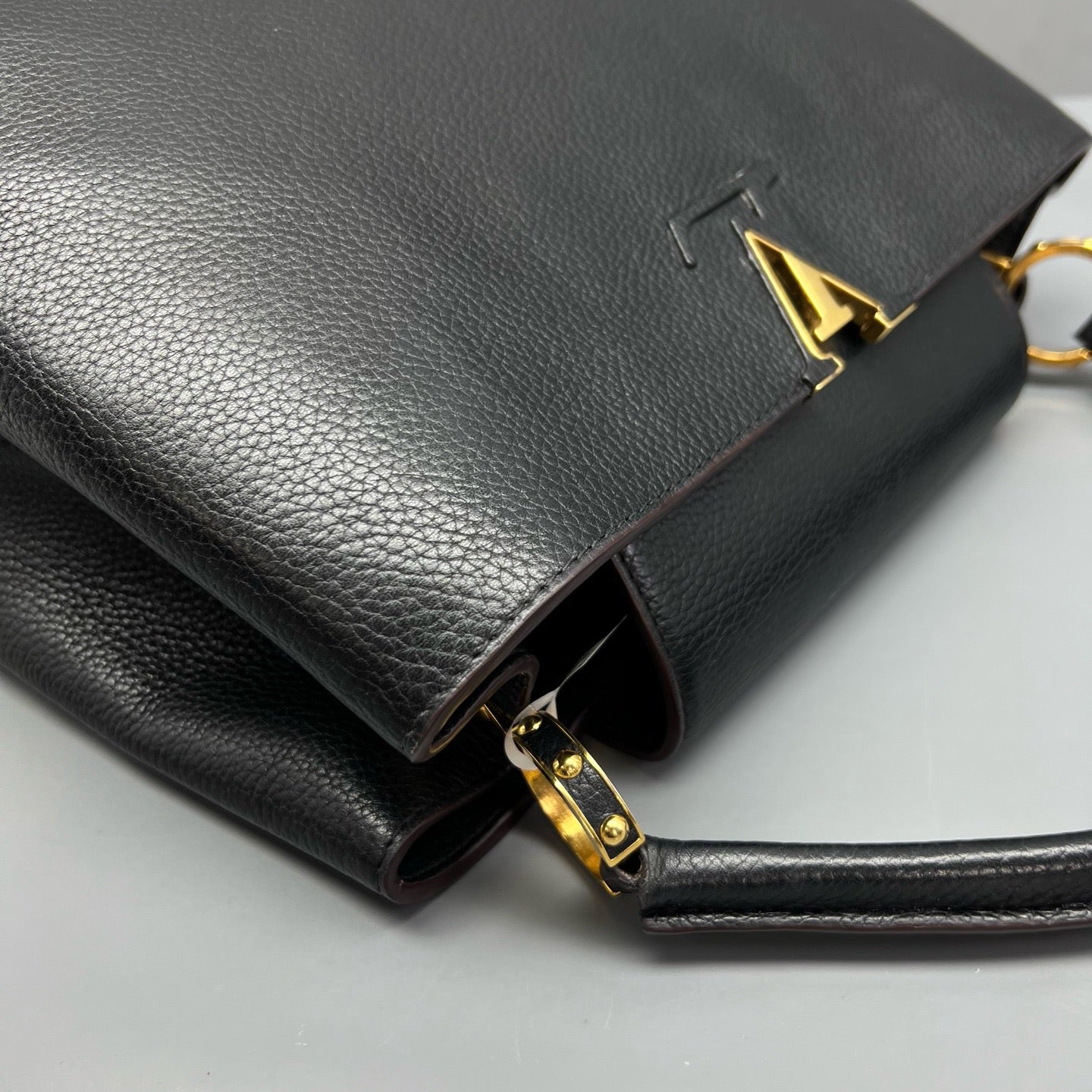 Louis Vuitton - Capucines - Leather - Black - (large)