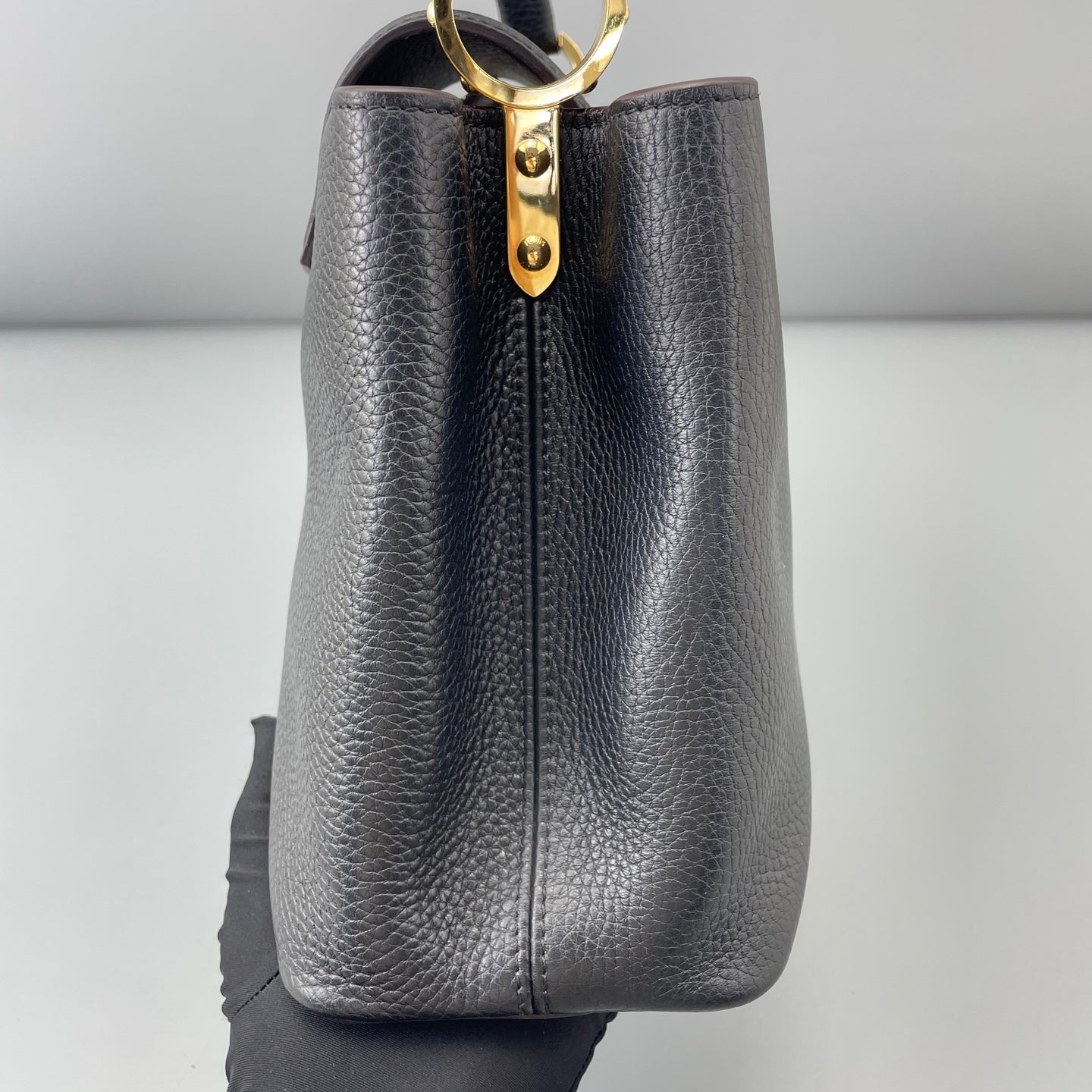 Louis Vuitton - Capucines - Leather - Black - (medium)