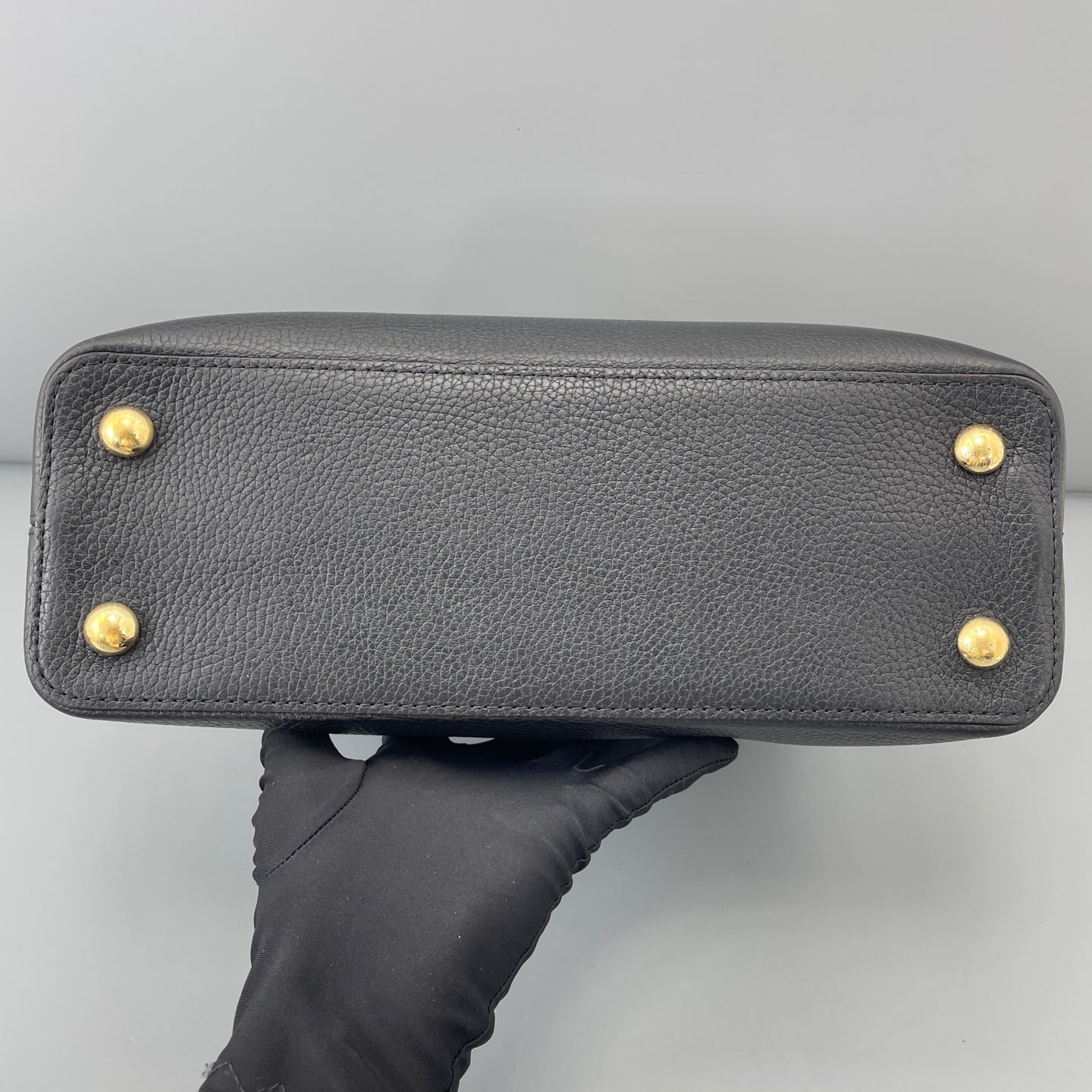 Louis Vuitton - Capucines - Leather - Black - (medium)