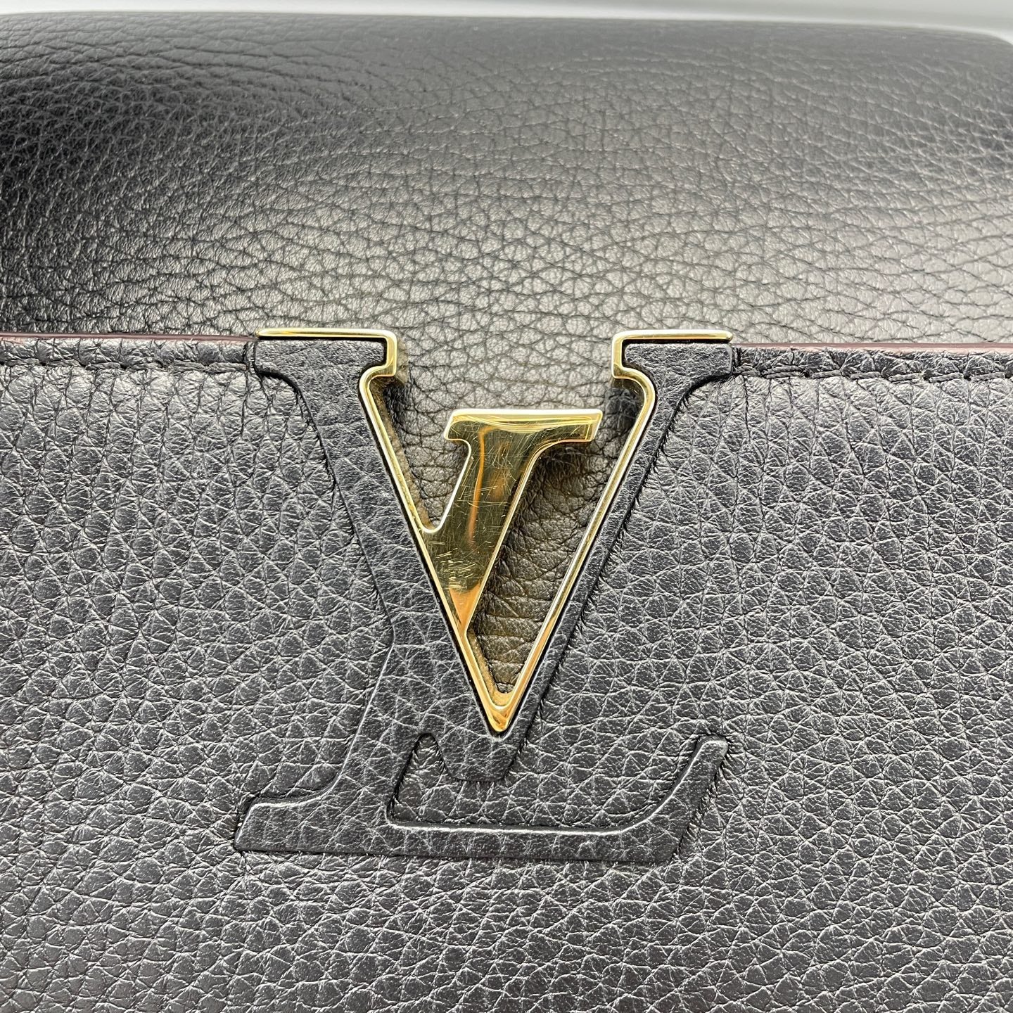 Louis Vuitton - Capucines - Leather - Black - (medium)