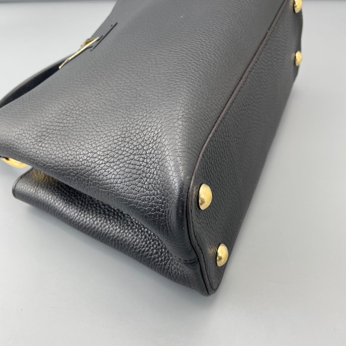 Louis Vuitton - Capucines - Leather - Black - (medium)