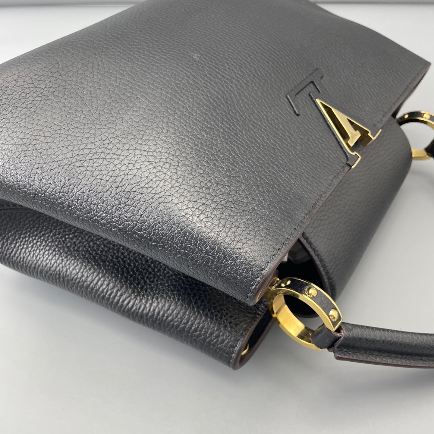 Louis Vuitton - Capucines - Leather - Black - (medium)
