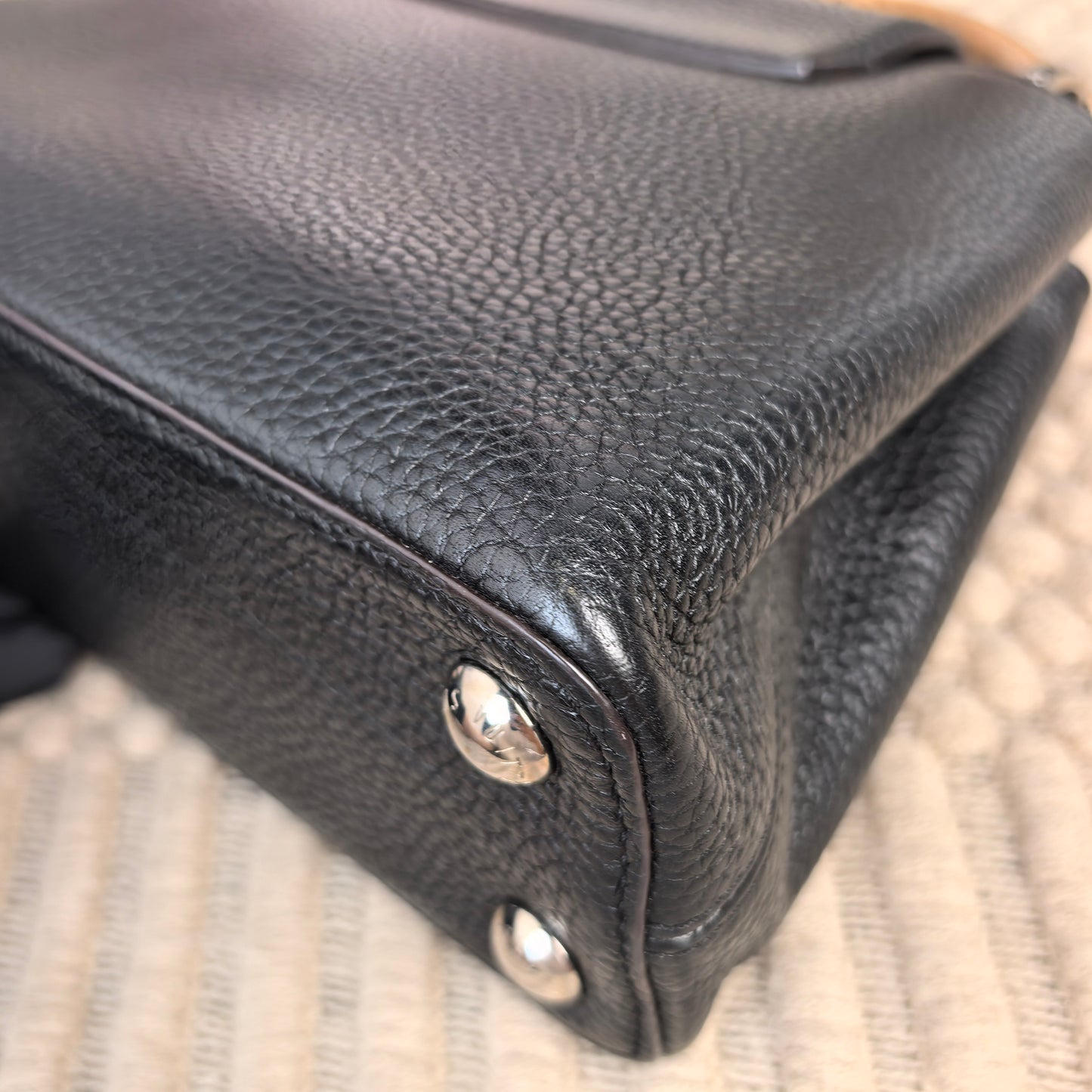Louis Vuitton - Capucines - Leather - Black - (small)