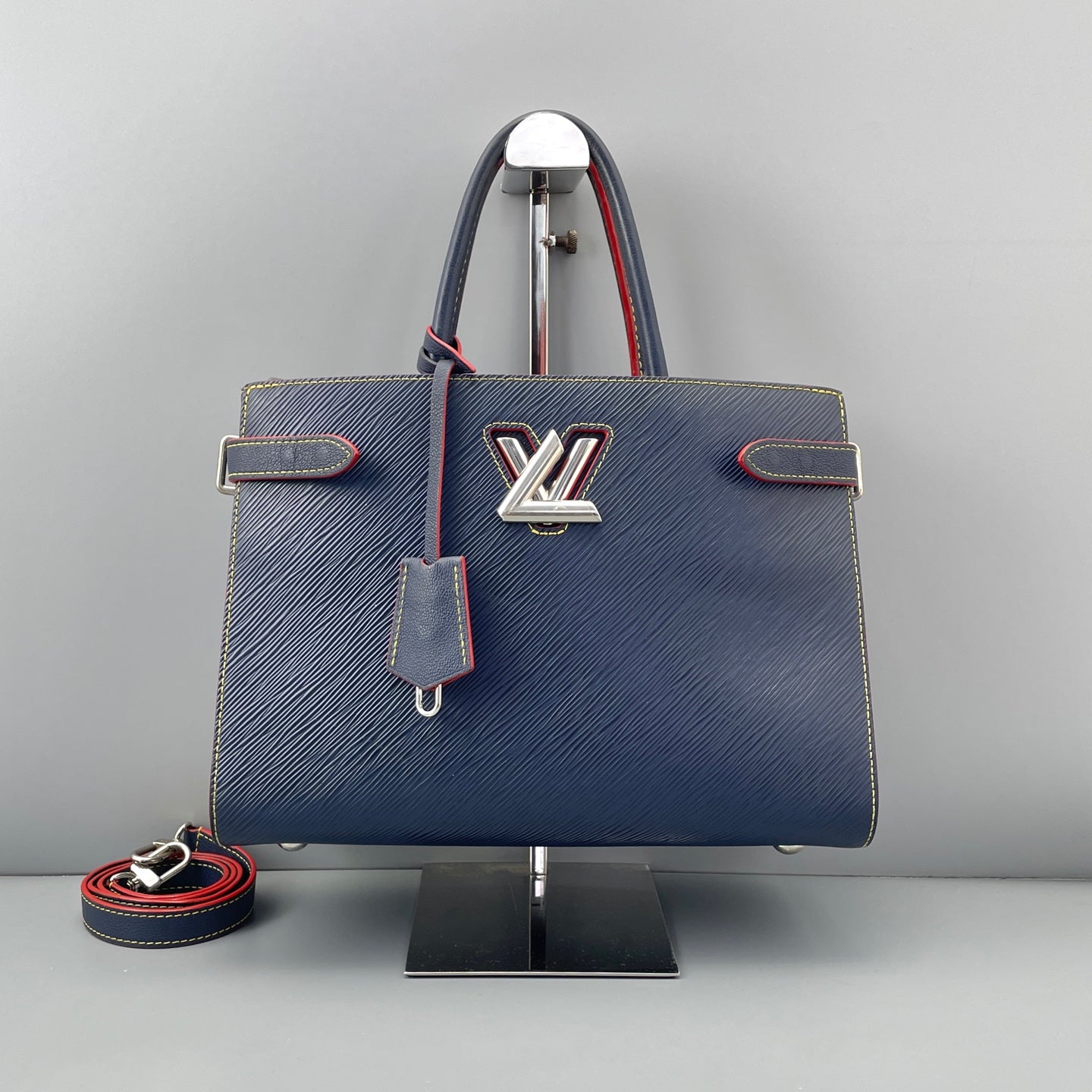 Louis Vuitton - Capucines - Leather - Blue - (medium)