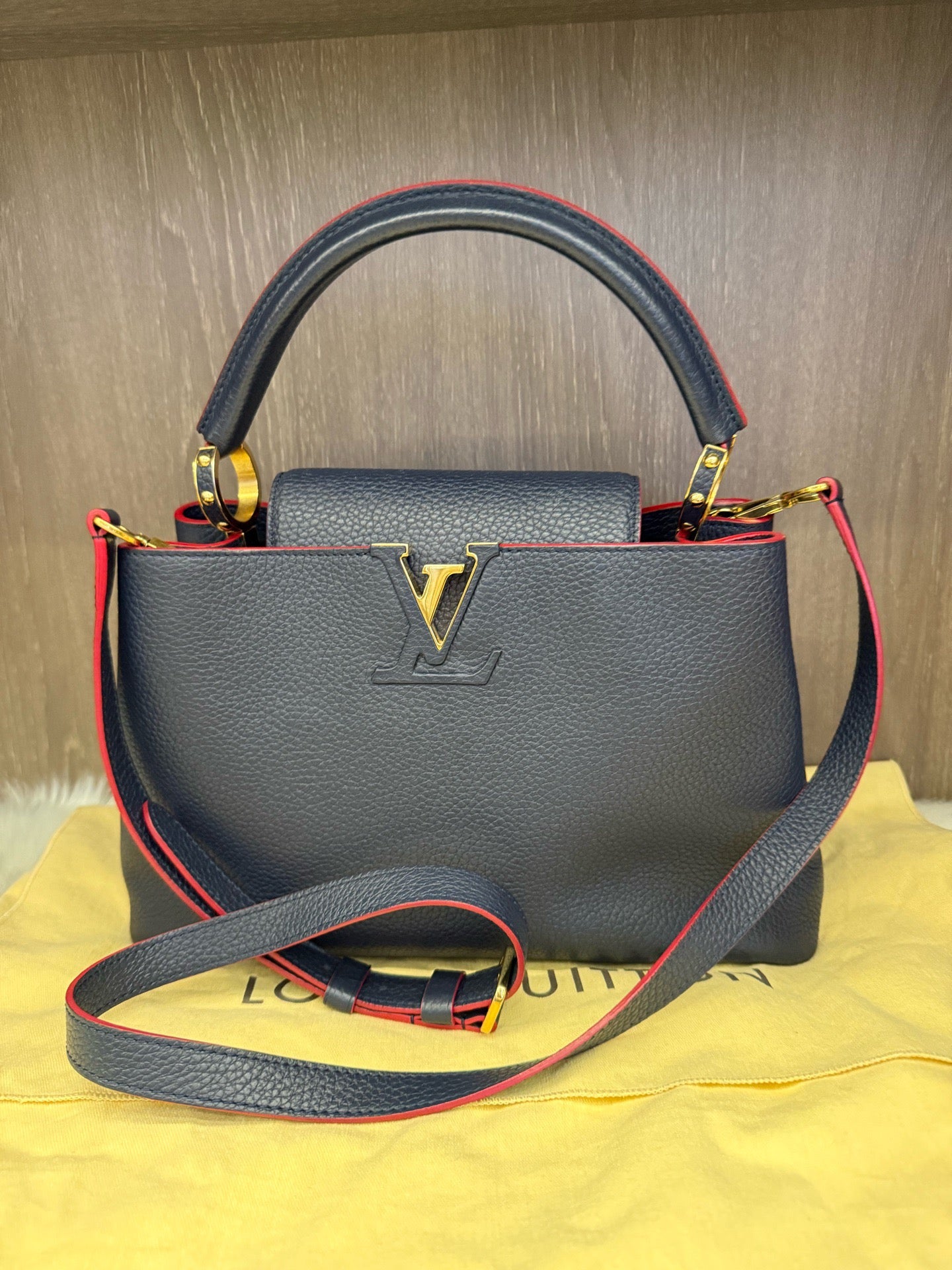 Louis Vuitton - Capucines - Leather - Blue - (medium)