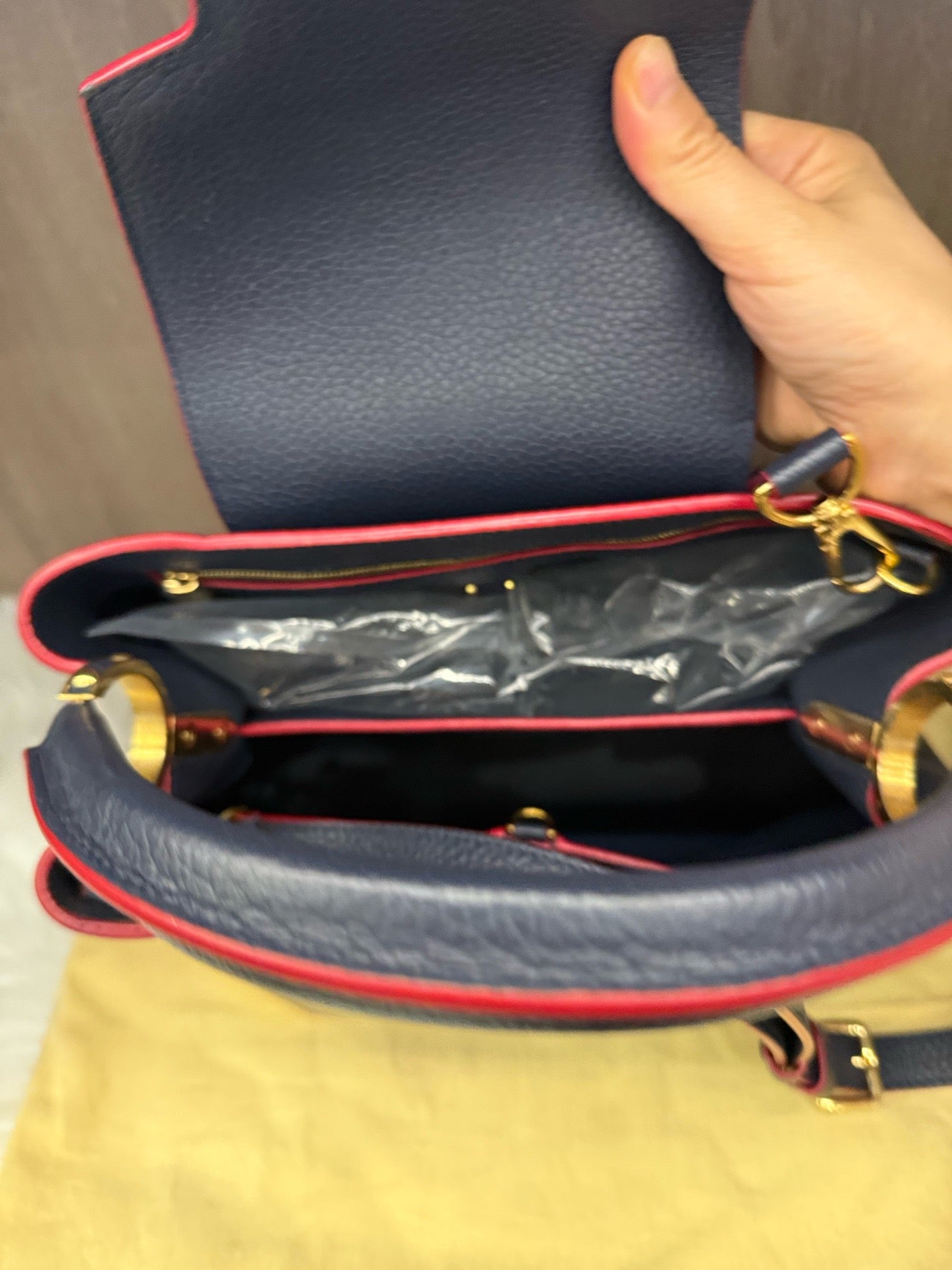 Louis Vuitton - Capucines - Leather - Blue - (medium)