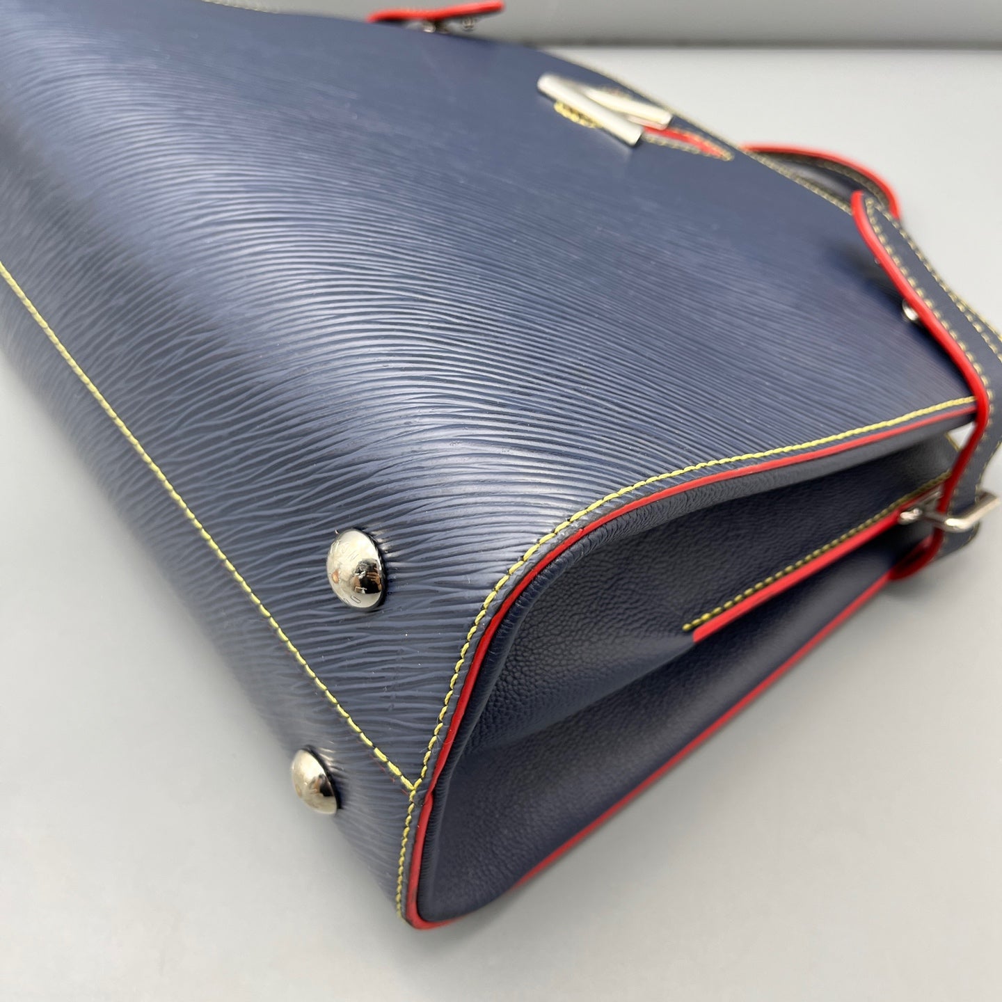 Louis Vuitton - Capucines - Leather - Blue - (medium)