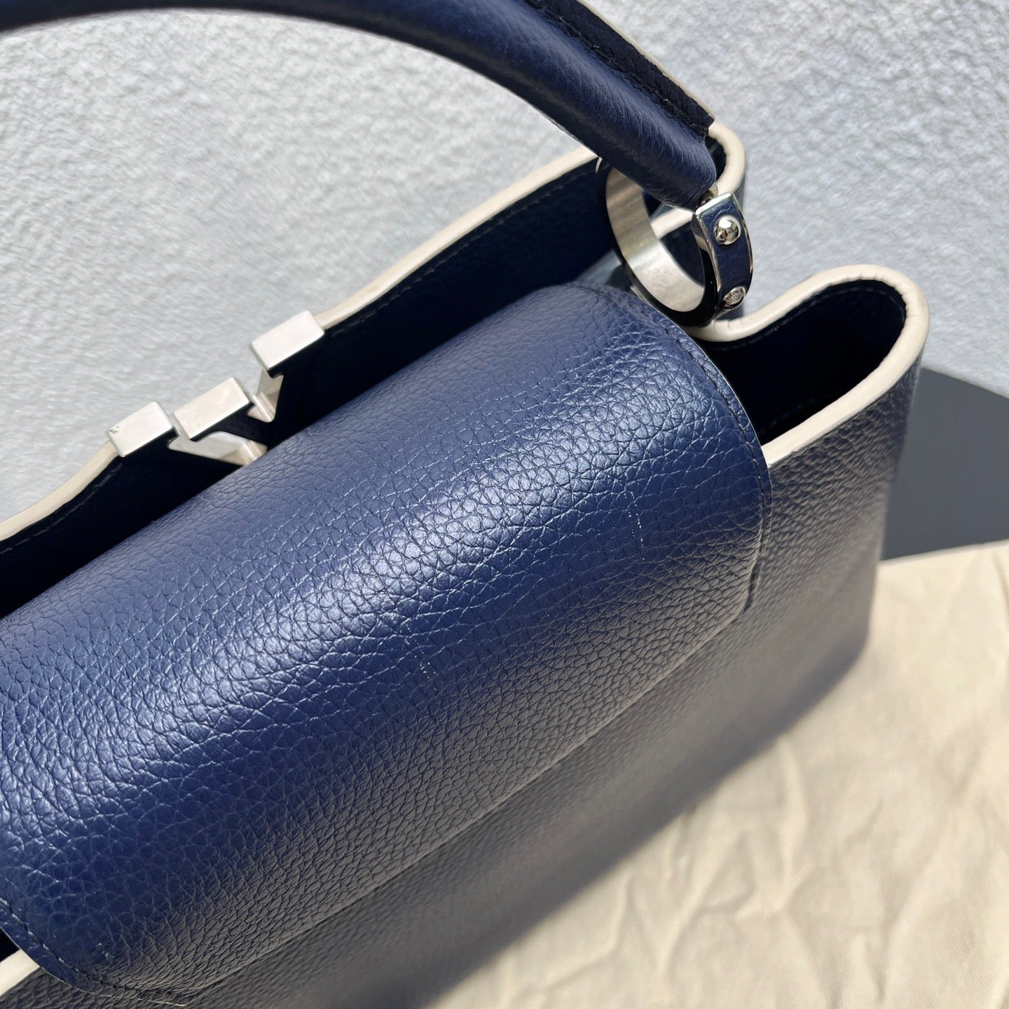 Louis Vuitton - Capucines - Leather - Blue - (Medium)