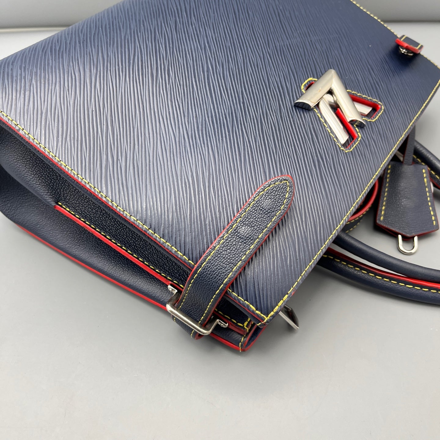 Louis Vuitton - Capucines - Leather - Blue - (medium)