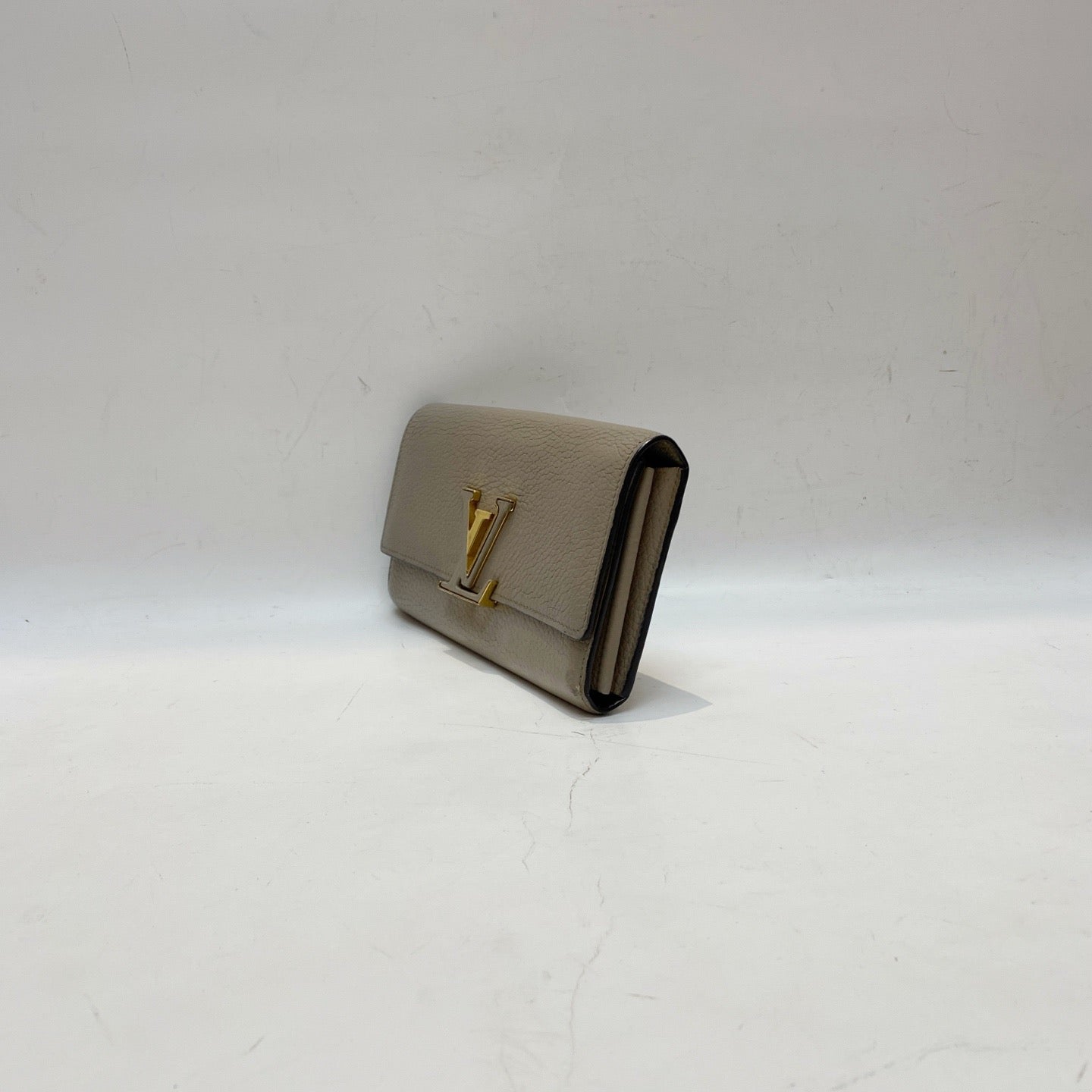 Louis Vuitton - Capucines - Leather - Grey - (Medium)