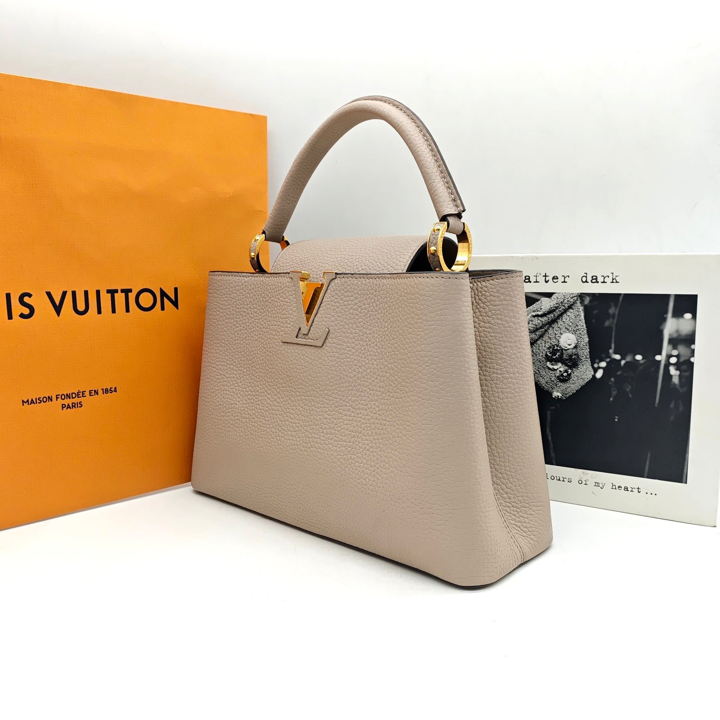 Louis Vuitton - Capucines - Leather - Grey - (Medium)