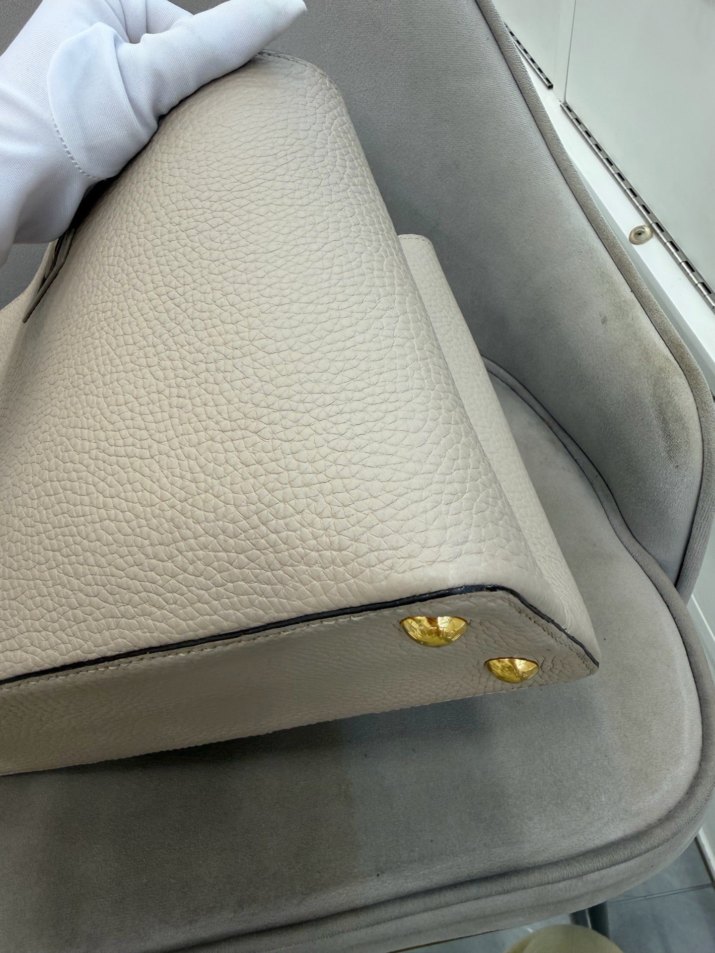 Louis Vuitton - Capucines - Leather - Grey - (Medium)