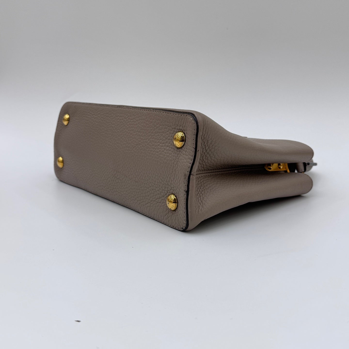 Louis Vuitton - Capucines - Leather - Grey - (Medium)