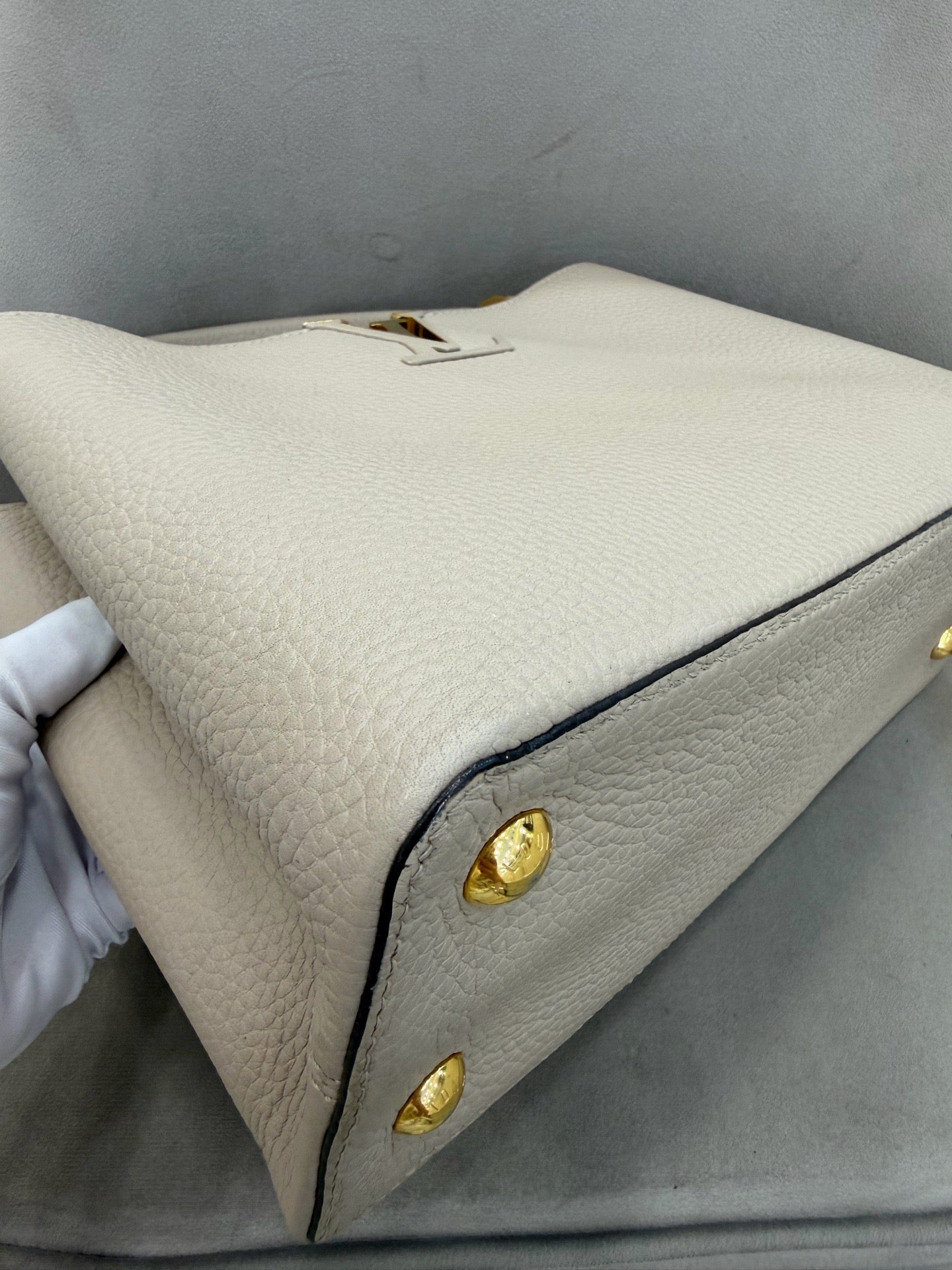 Louis Vuitton - Capucines - Leather - Grey - (Medium)