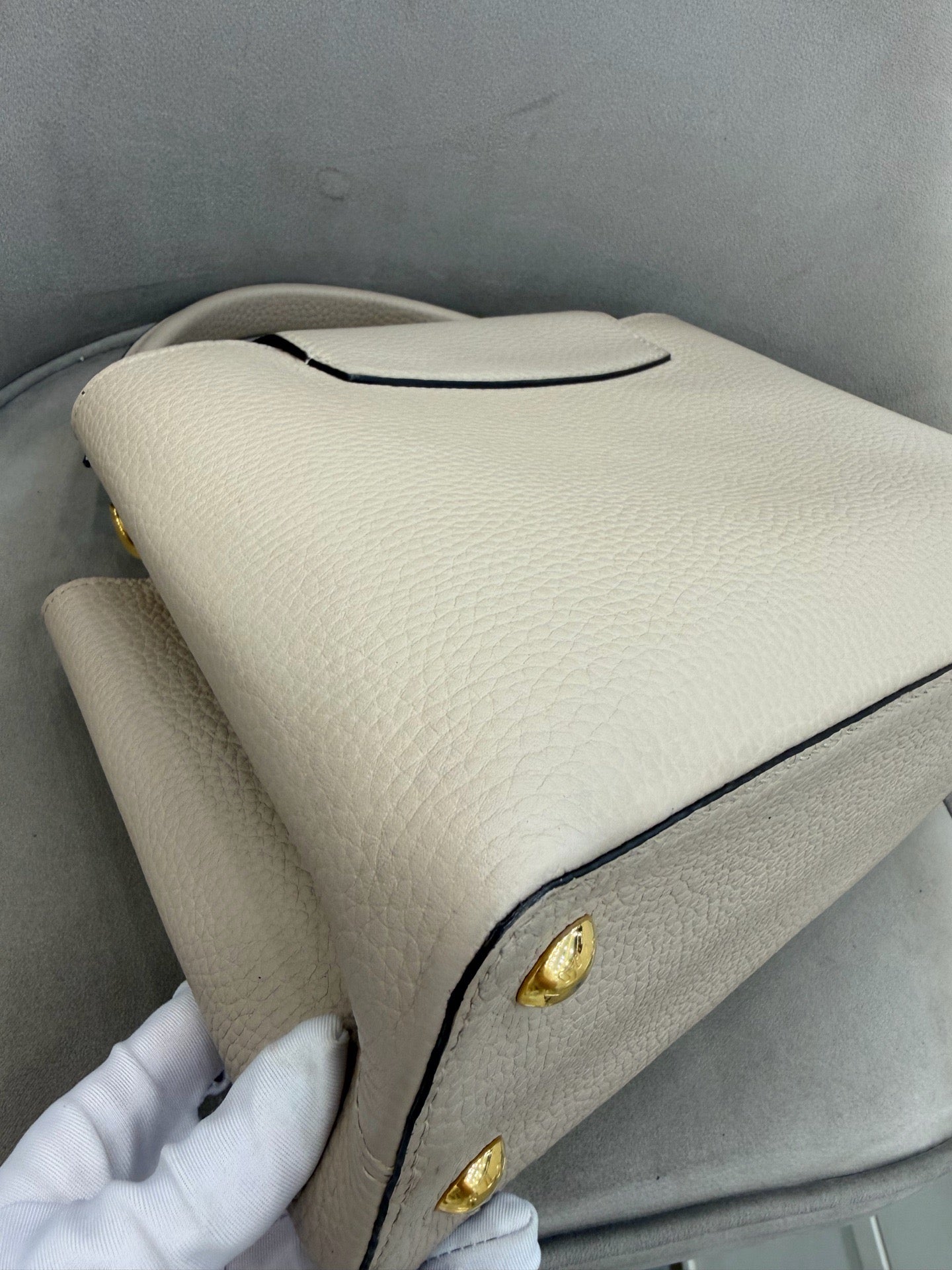 Louis Vuitton - Capucines - Leather - Grey - (Medium)
