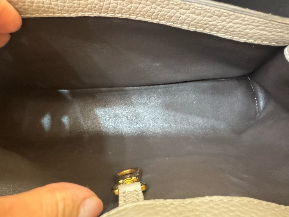 Louis Vuitton - Capucines - Leather - Grey - (medium)