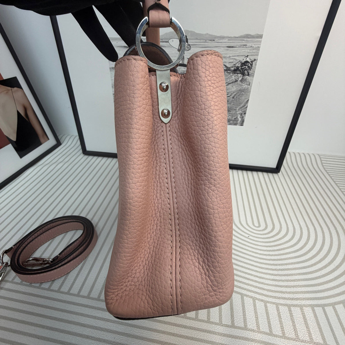 Louis Vuitton - Capucines - Leather - Pink
