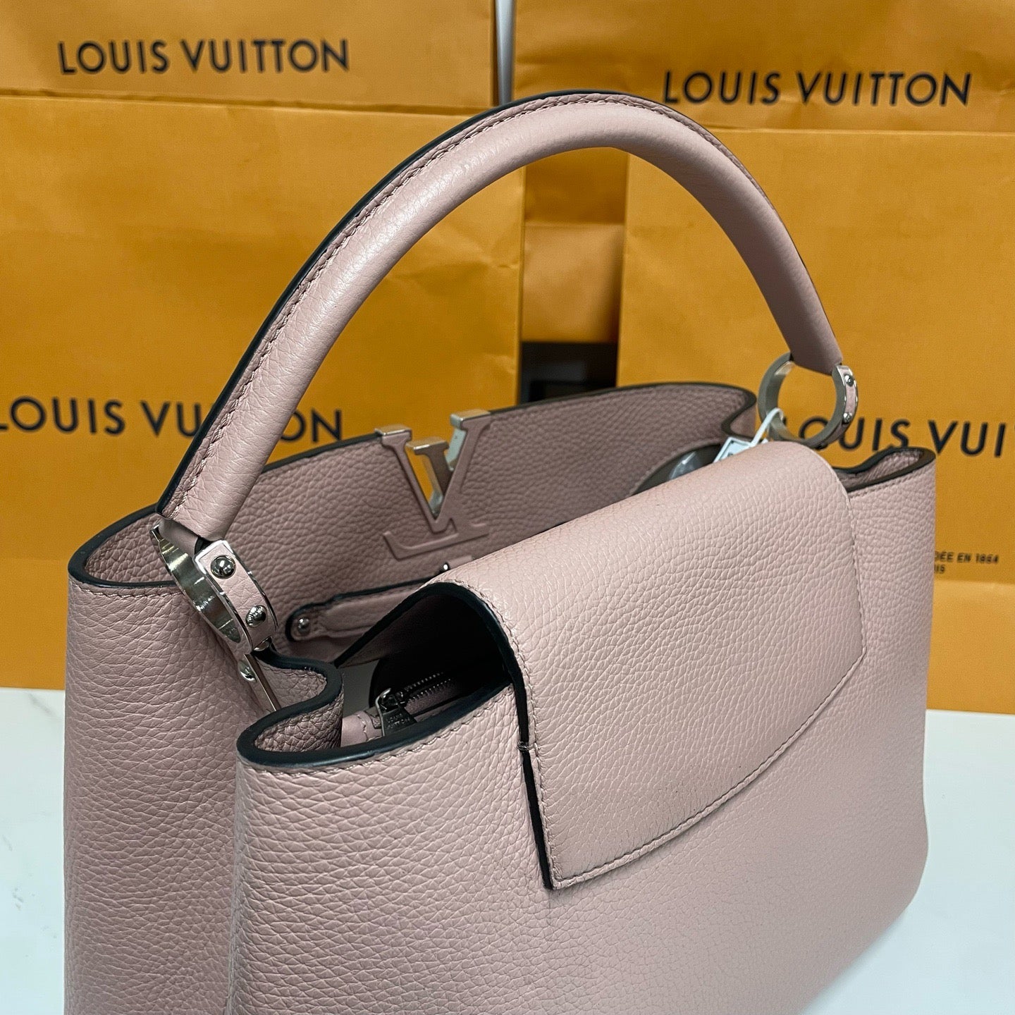 Louis Vuitton - Capucines - Leather - Pink - (Large)