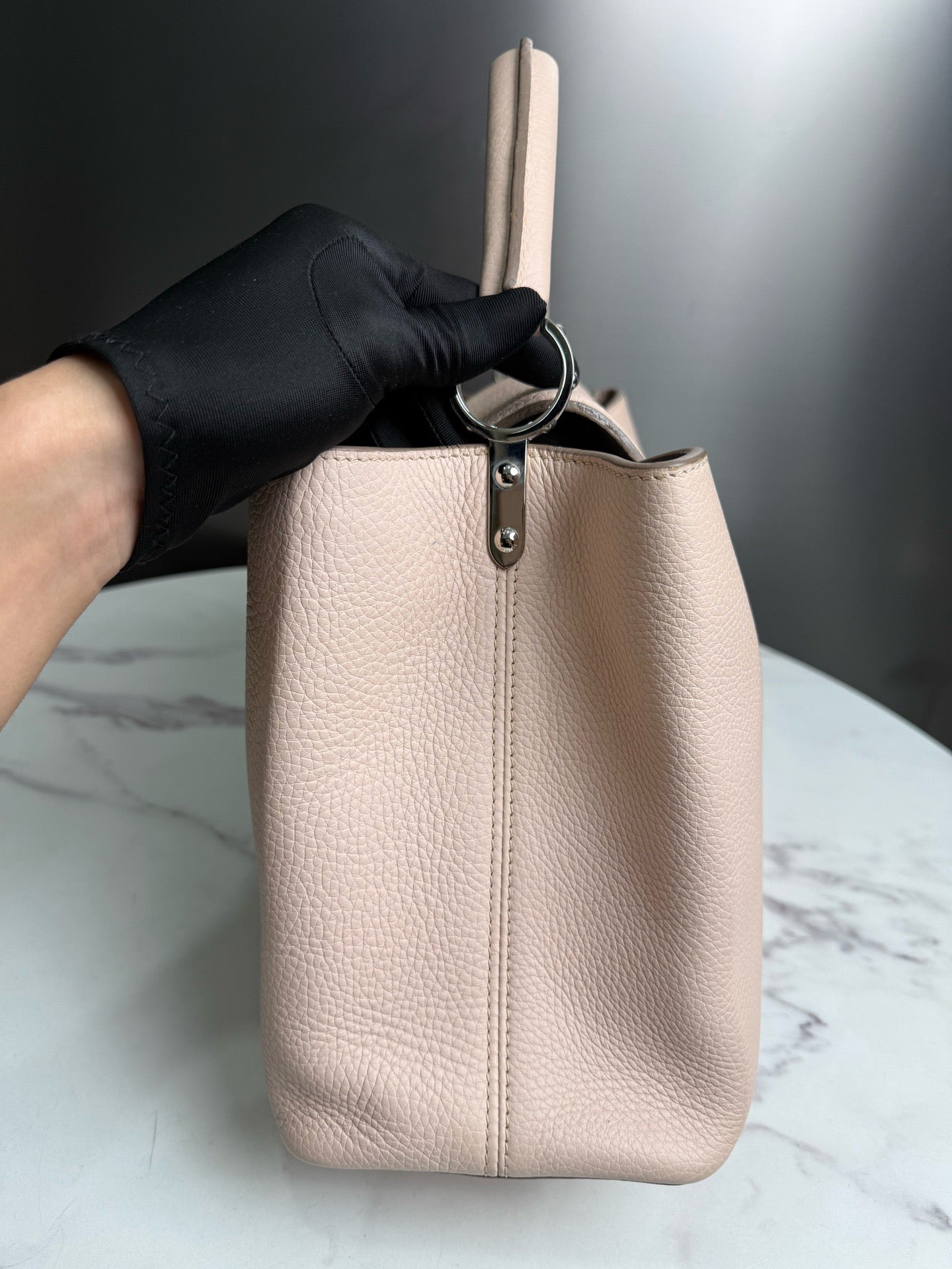 Louis Vuitton - Capucines - Leather - Pink - (large)