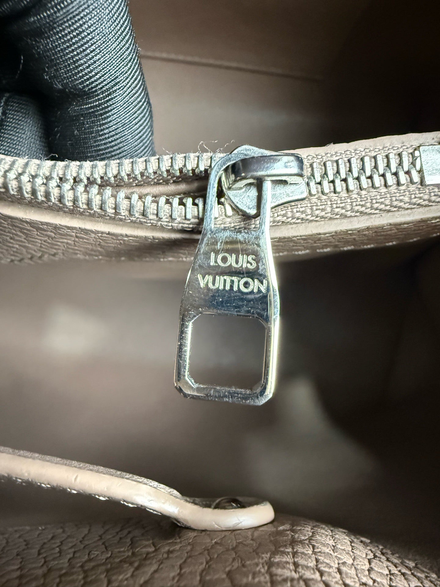 Louis Vuitton - Capucines - Leather - Pink - (large)