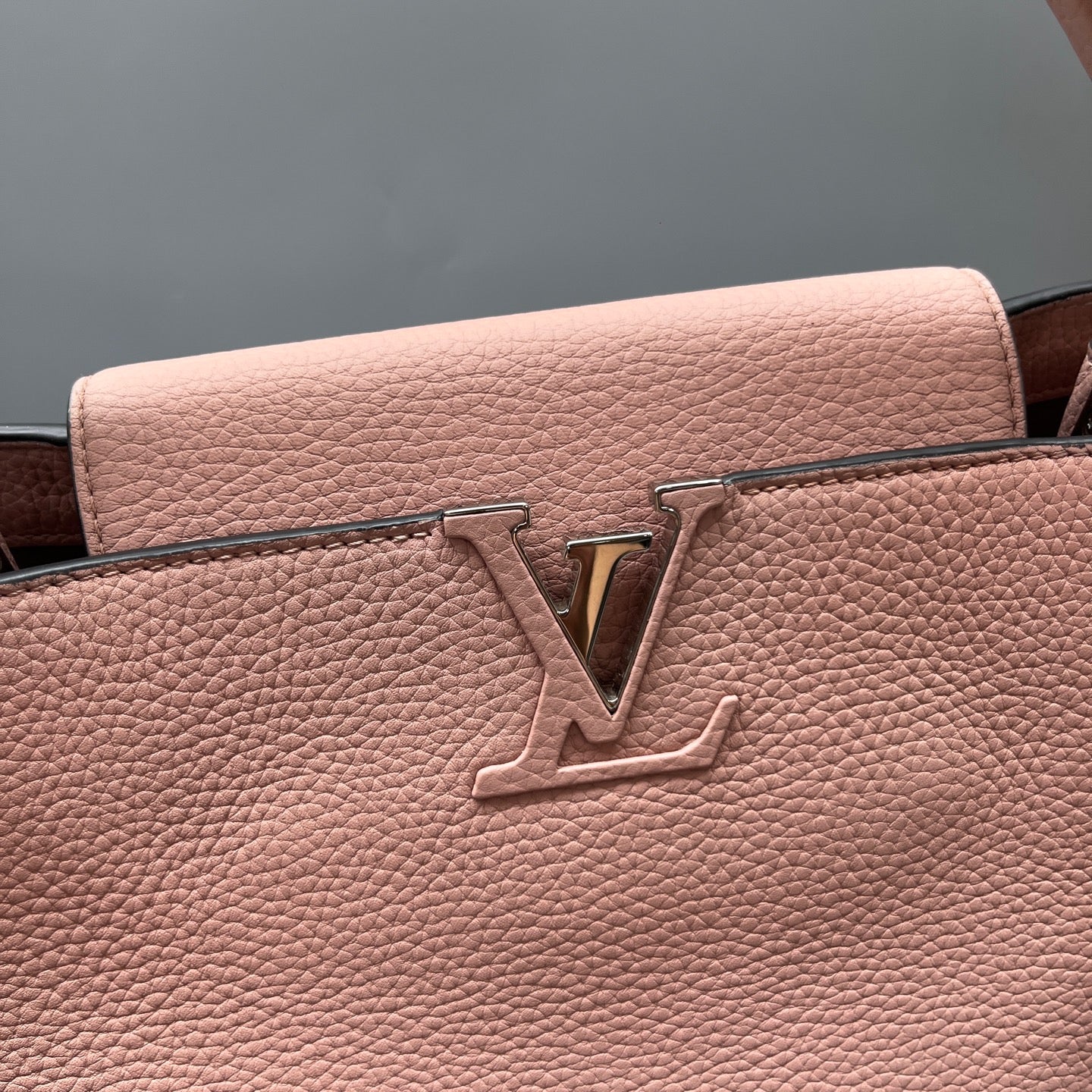 Louis Vuitton - Capucines - Leather - Pink - (medium)