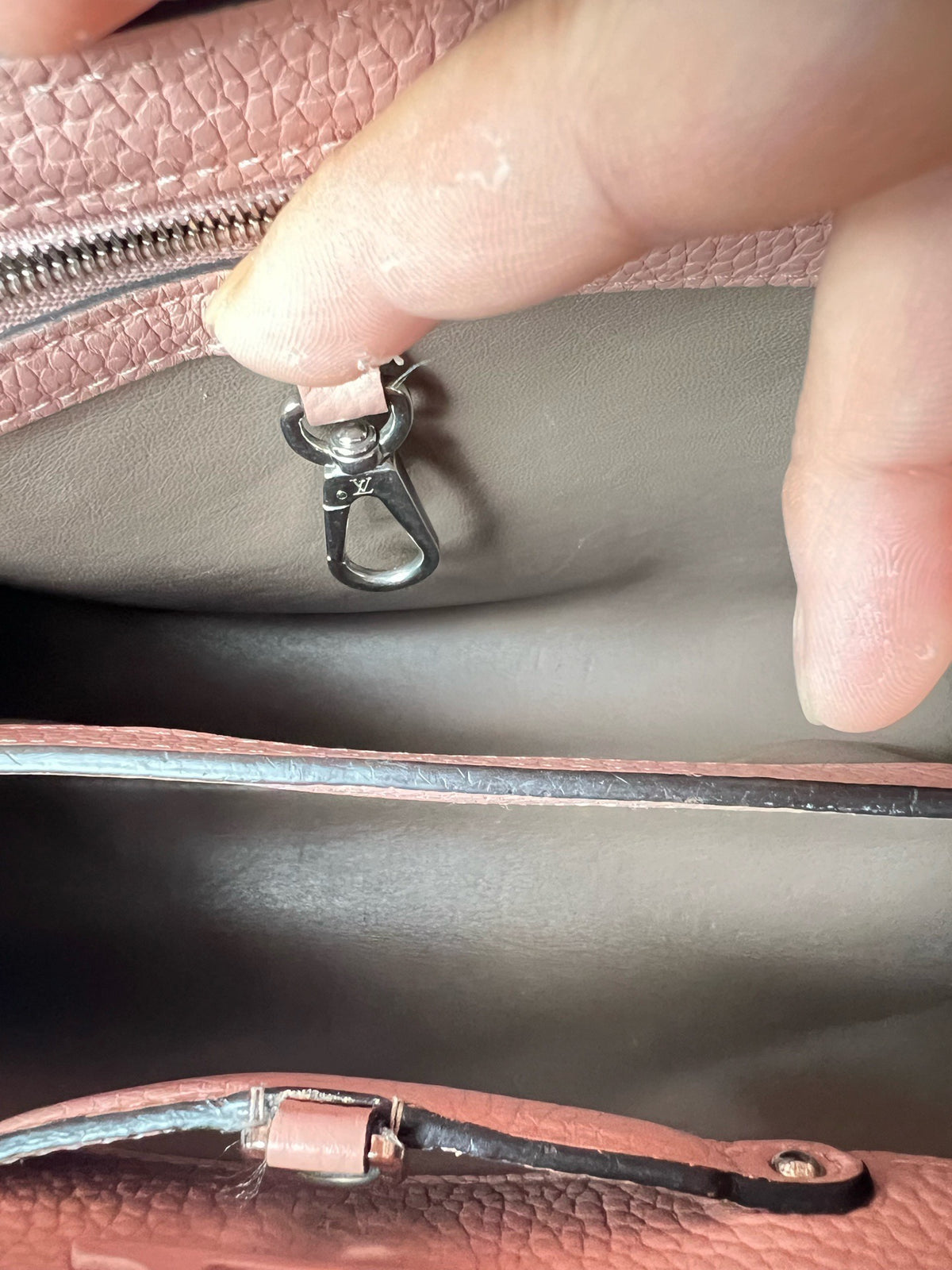 Louis Vuitton - Capucines - Leather - Pink - (medium)