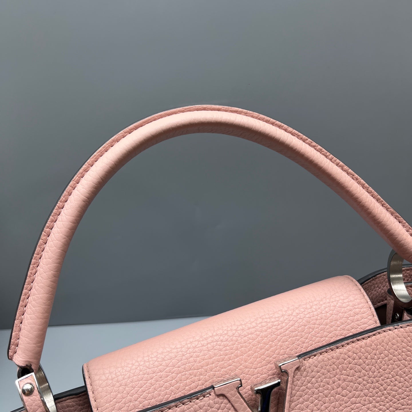 Louis Vuitton - Capucines - Leather - Pink - (medium)