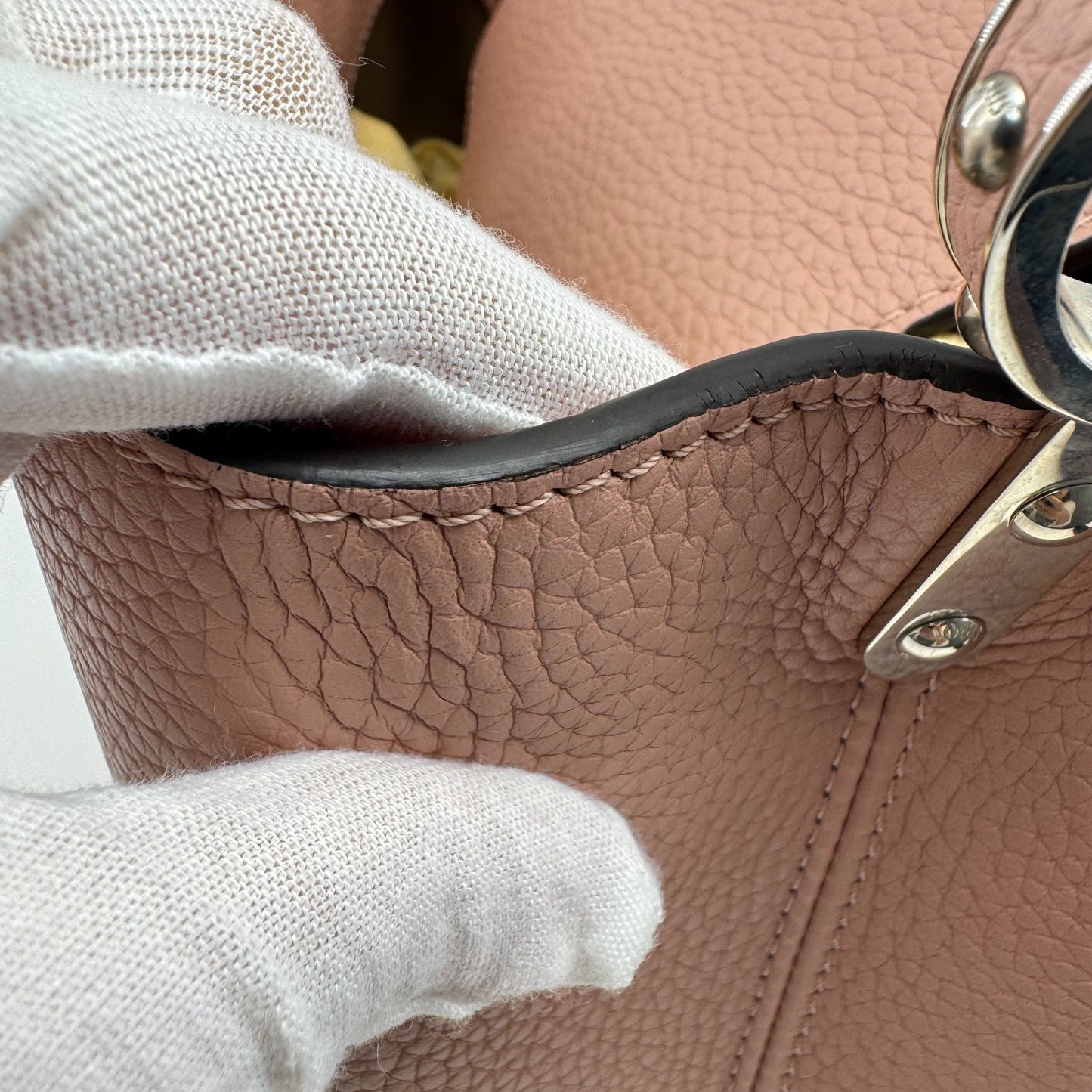 Louis Vuitton - Capucines - Leather - Pink - (medium)