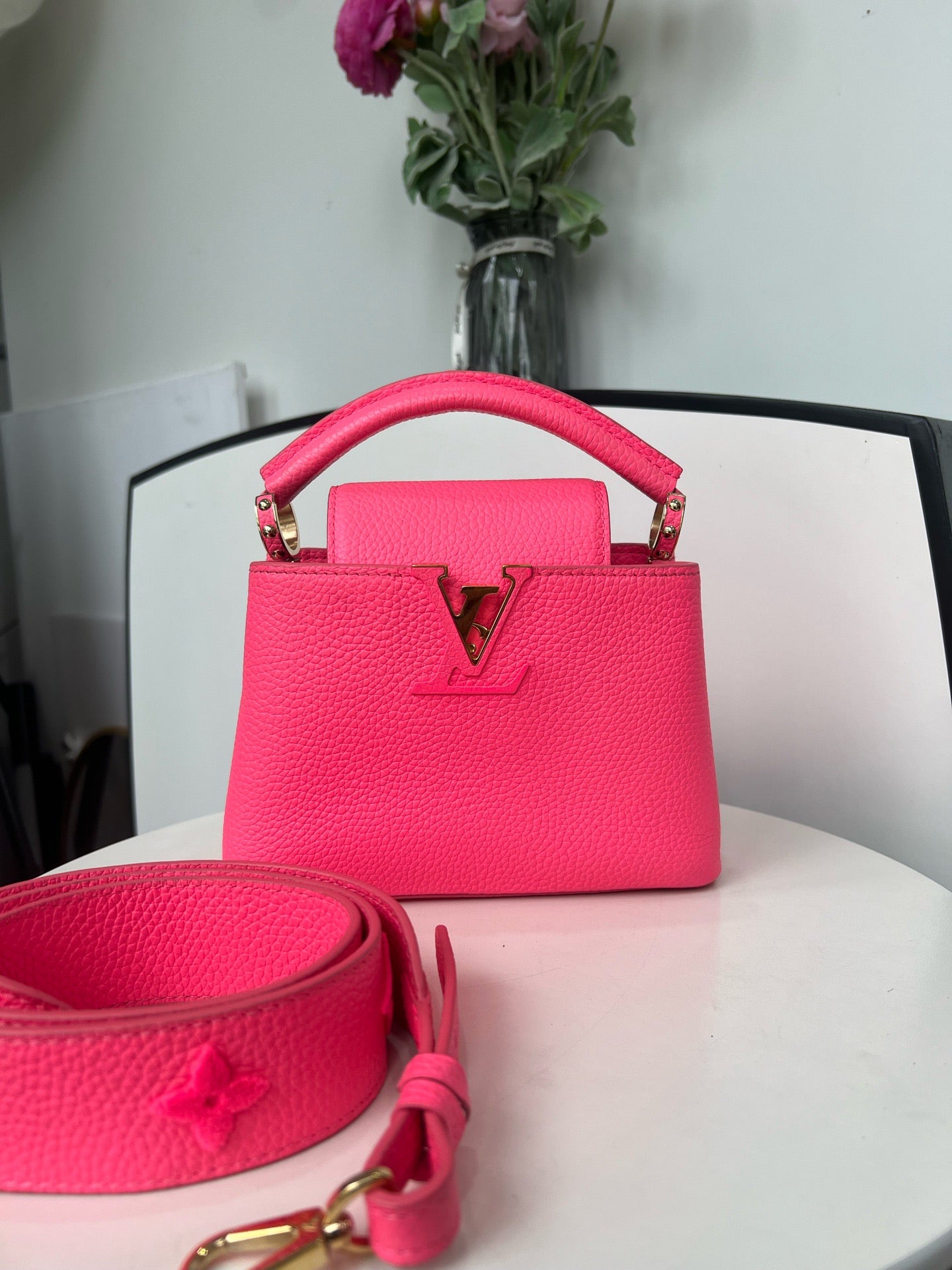 Louis Vuitton - Capucines - Leather - Pink - (mini)
