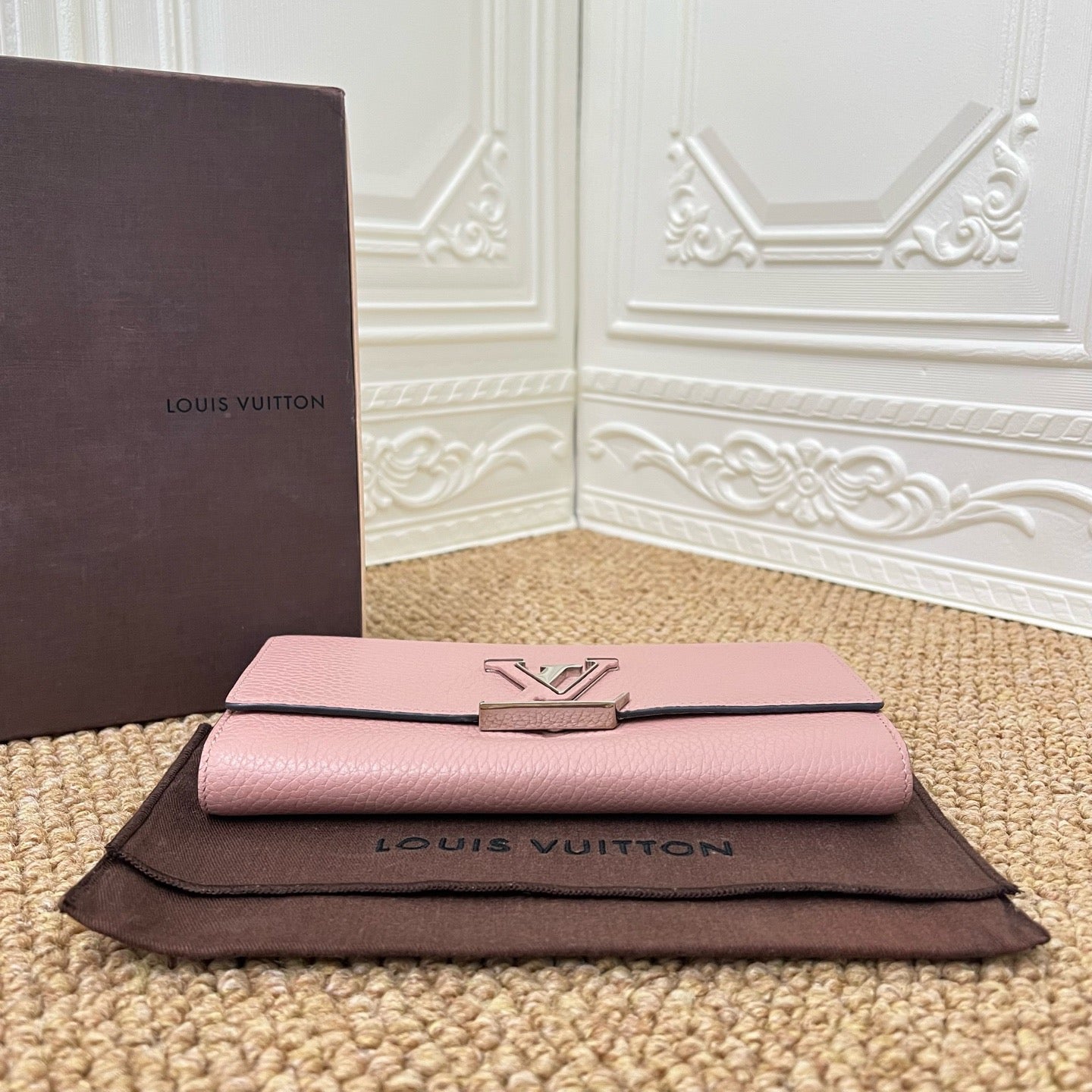 Louis Vuitton - Capucines - Leather - Pink - (Other)
