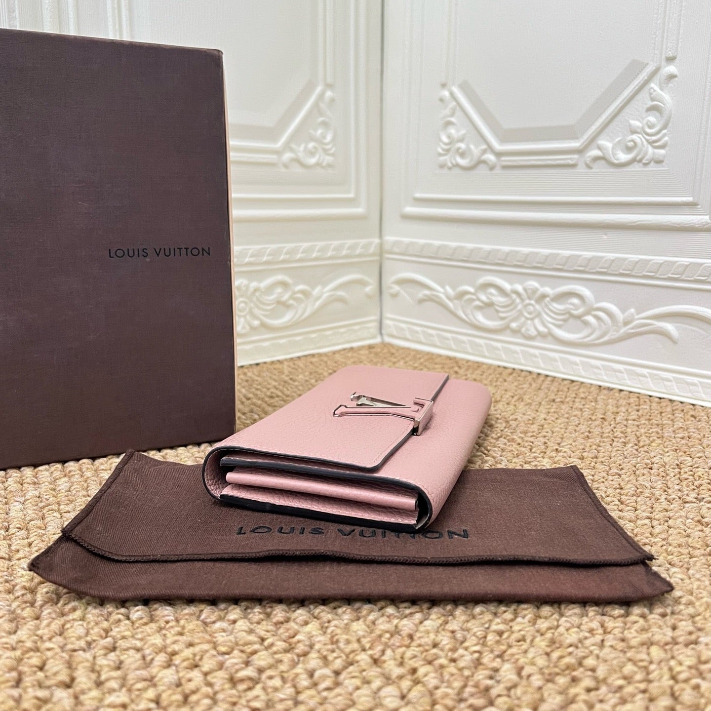 Louis Vuitton - Capucines - Leather - Pink - (Other)