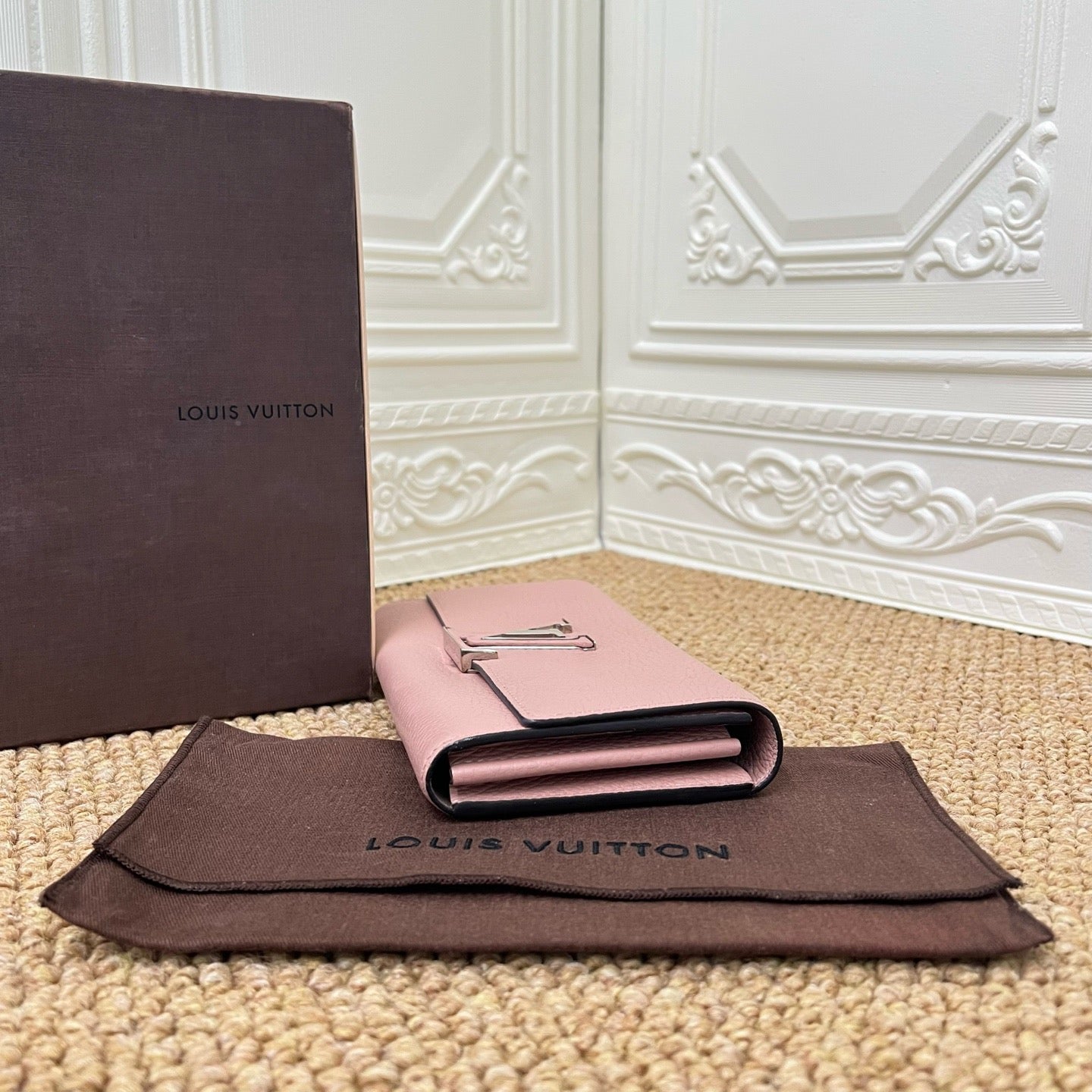 Louis Vuitton - Capucines - Leather - Pink - (Other)