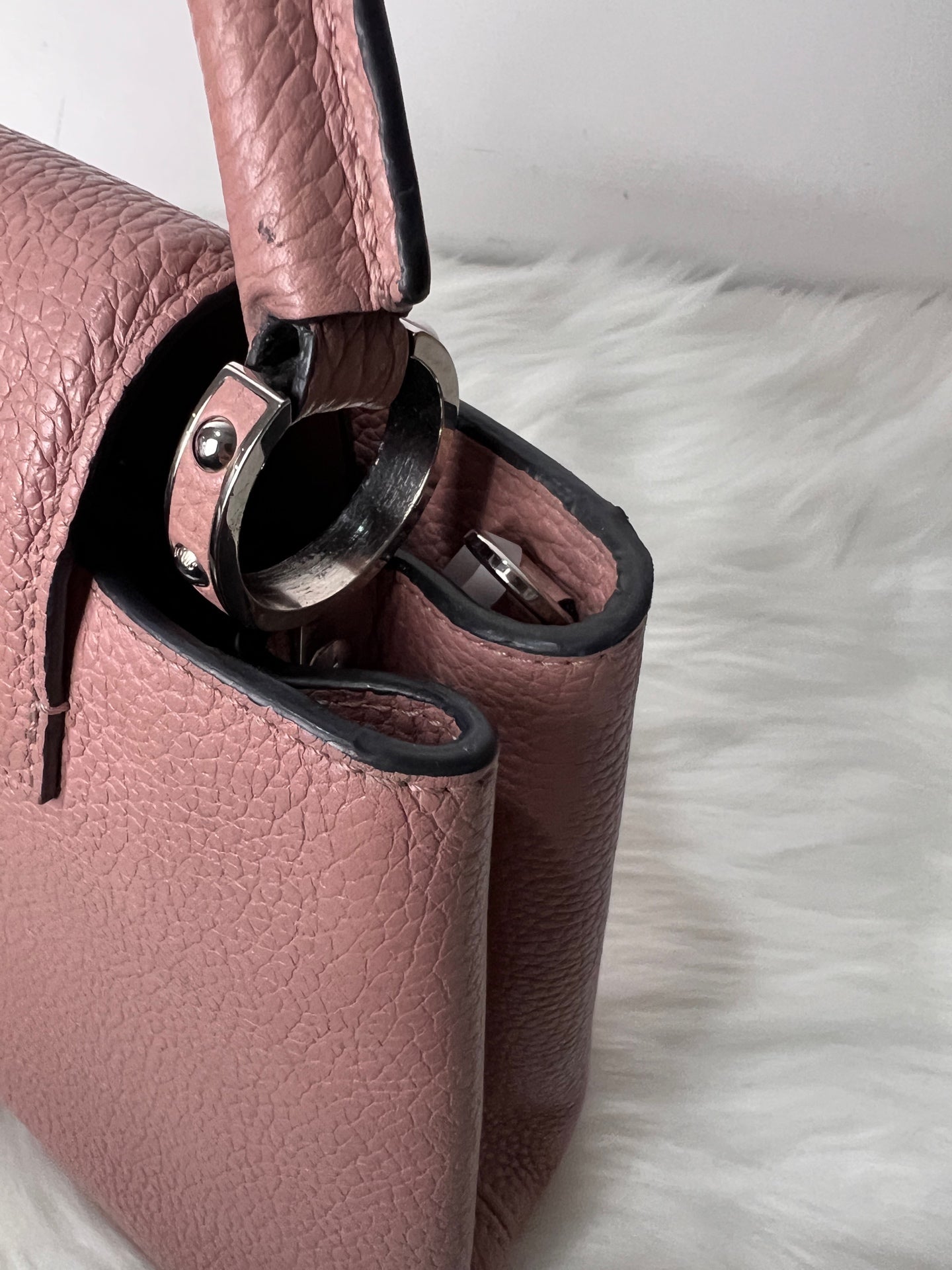 Louis Vuitton - Capucines - Leather - Pink - (small)