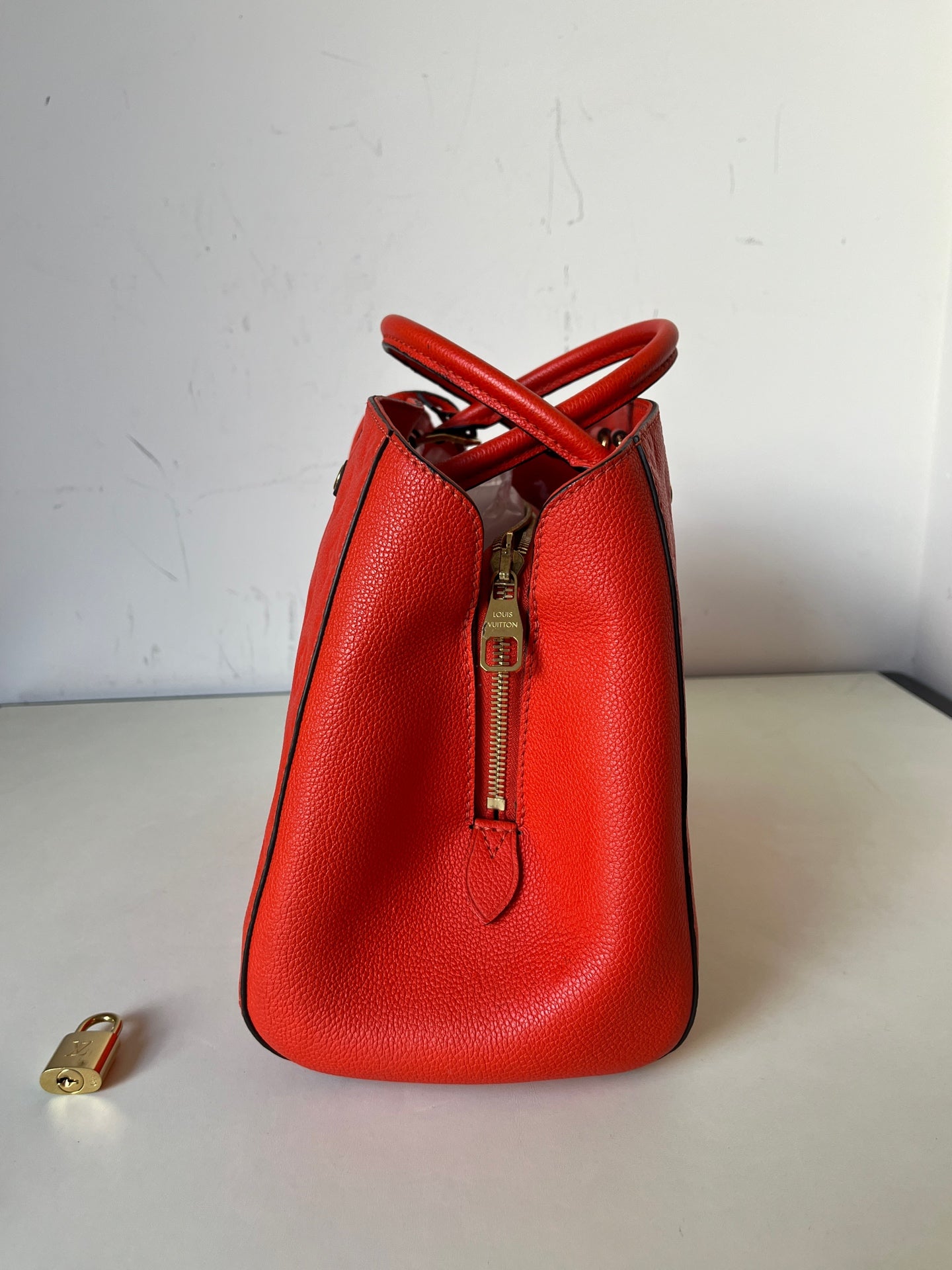 Louis Vuitton - Capucines - Leather - Red - (medium)