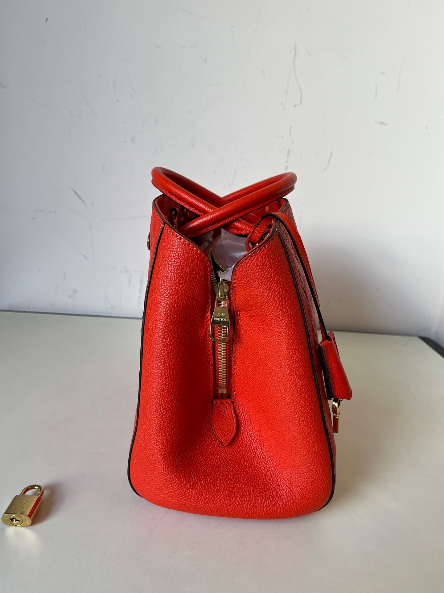 Louis Vuitton - Capucines - Leather - Red - (medium)
