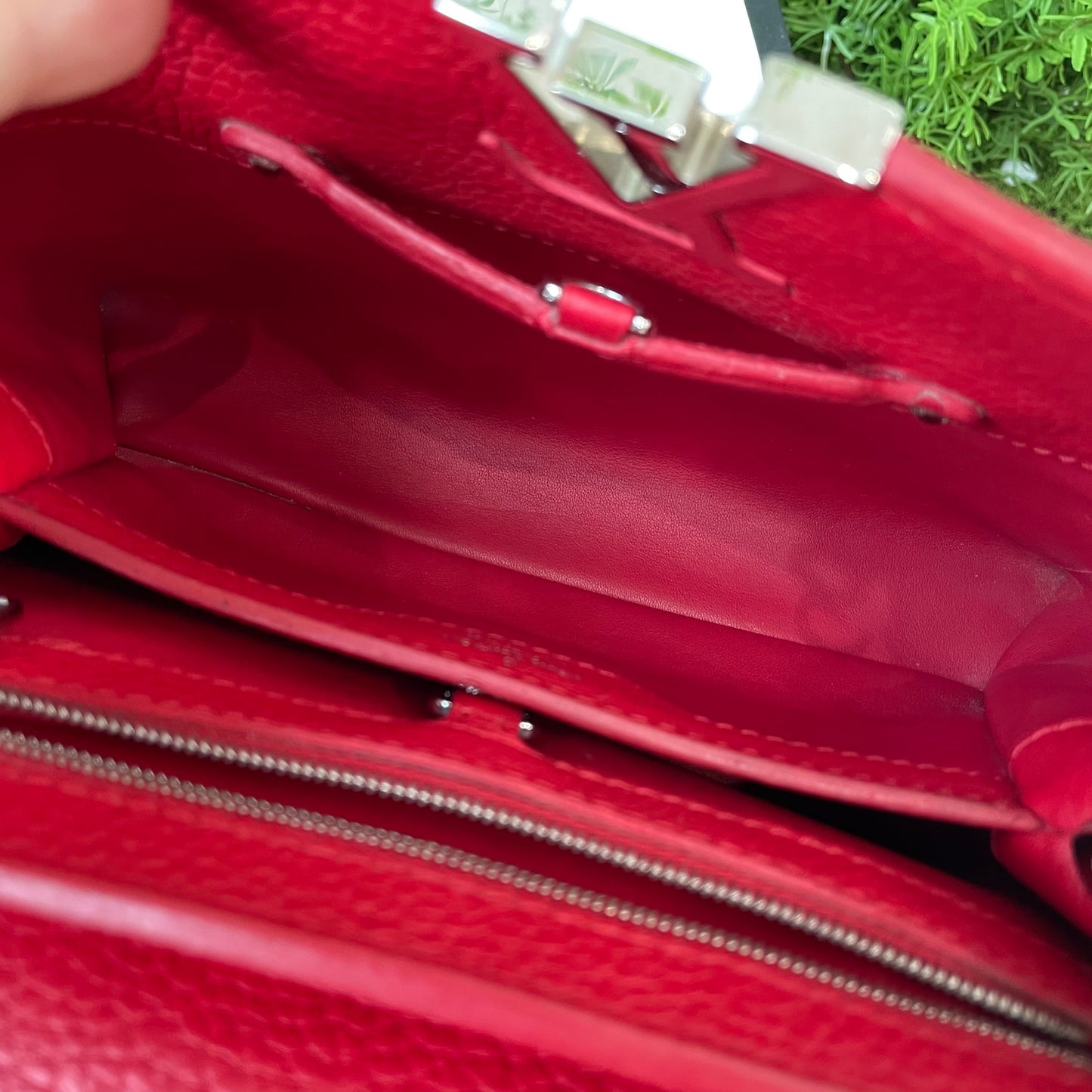 Louis Vuitton - Capucines - Leather - Red - (medium)