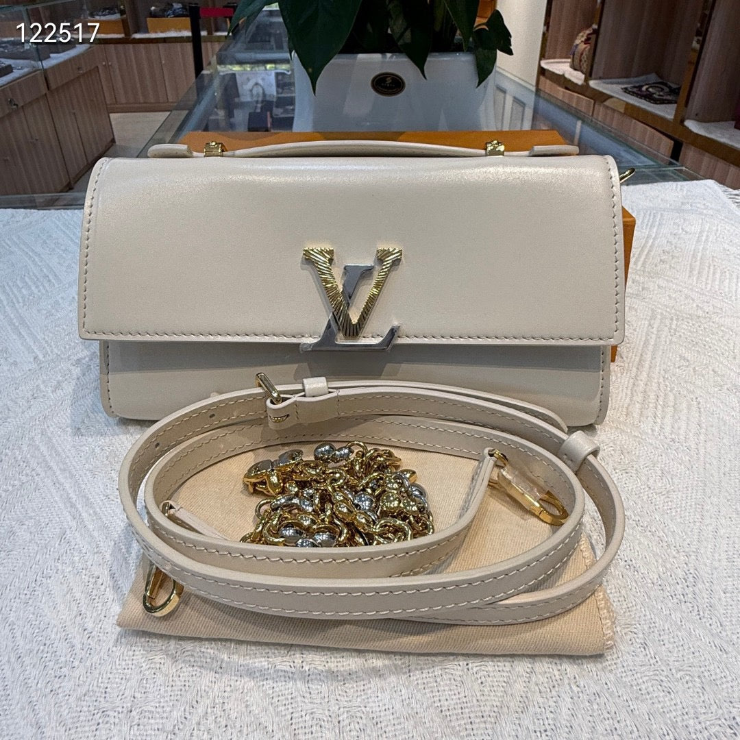 Louis Vuitton - Capucines - Leather - White - (small)
