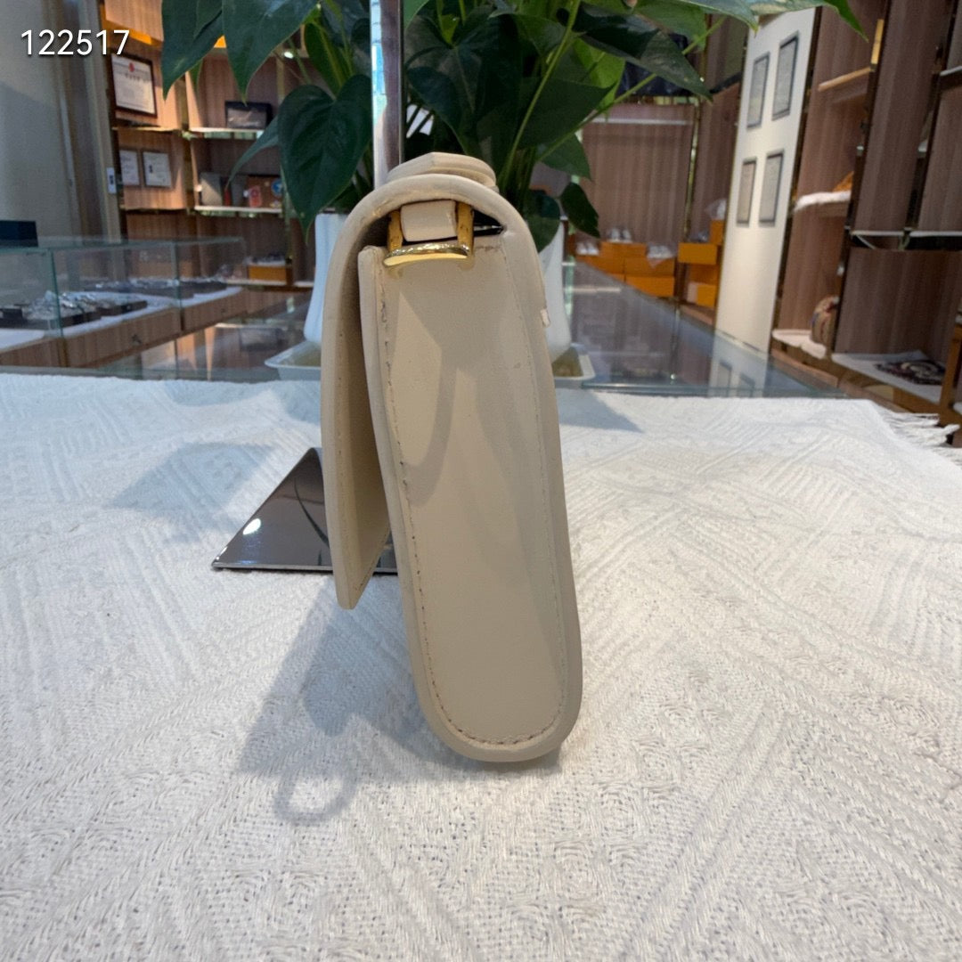 Louis Vuitton - Capucines - Leather - White - (small)