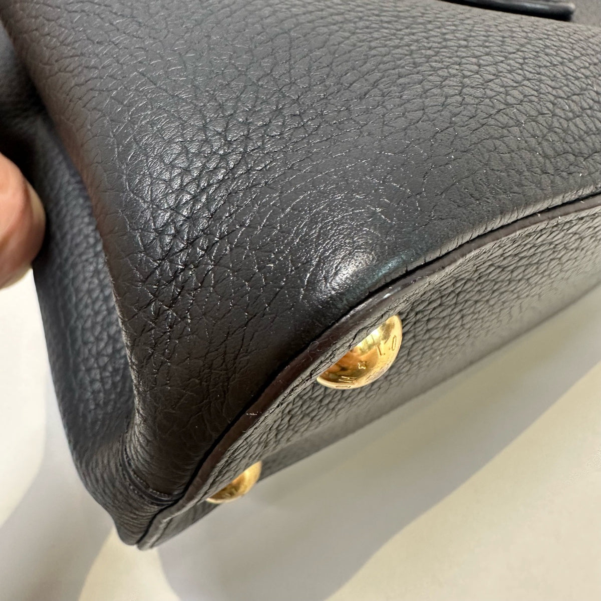 Louis Vuitton - Capucines Medium - Leather - Black - (medium)