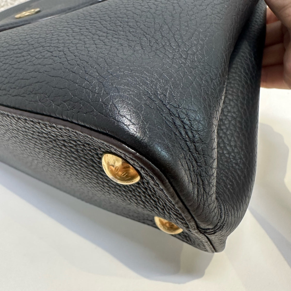 Louis Vuitton - Capucines Medium - Leather - Black - (medium)