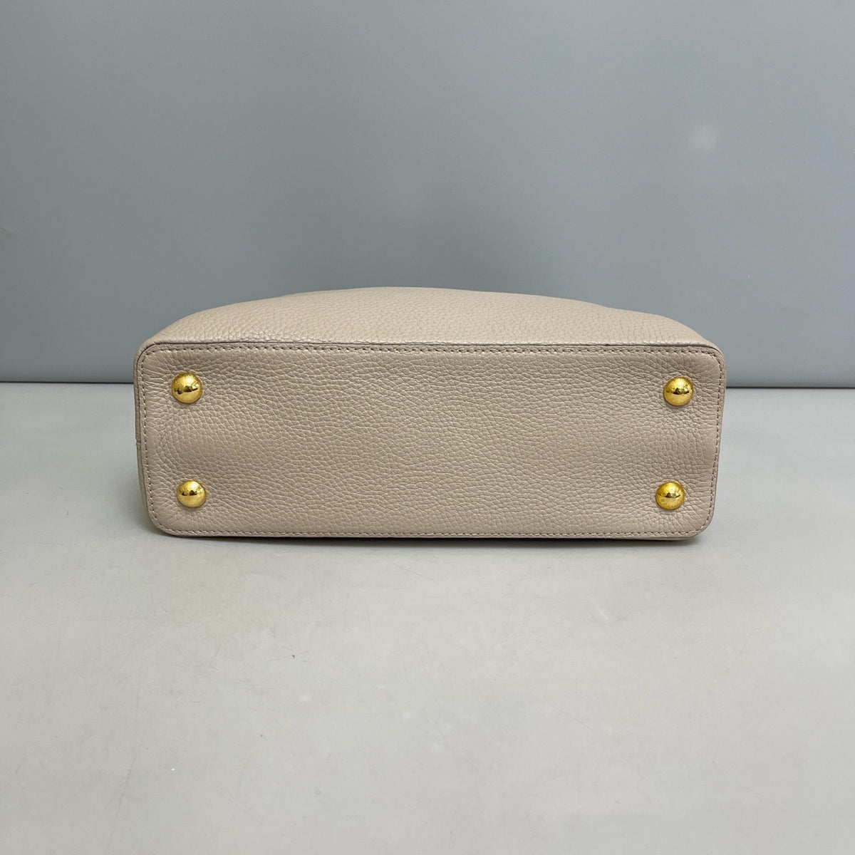 Louis Vuitton - Capucines Medium - Leather - Grey - (medium)