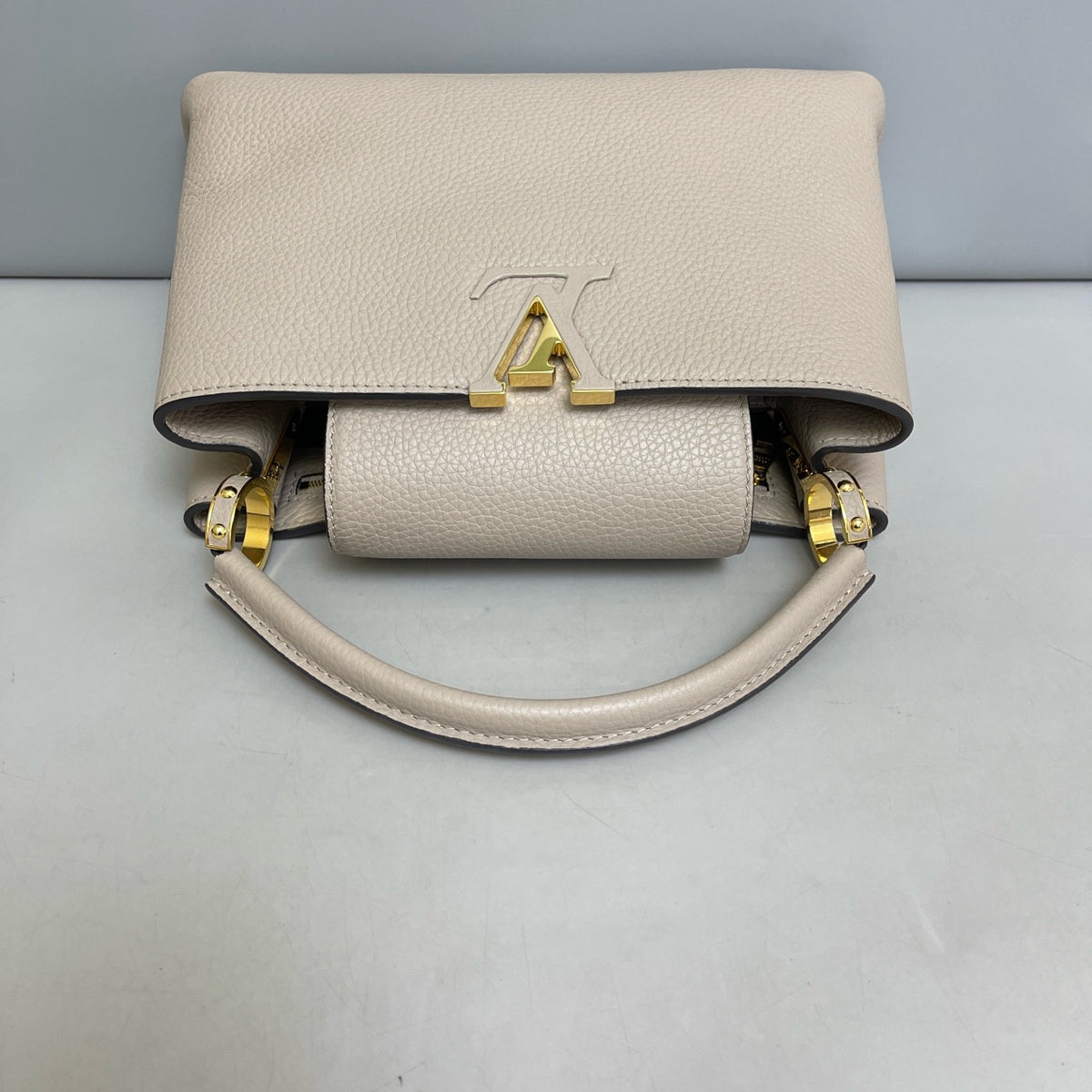 Louis Vuitton - Capucines Medium - Leather - Grey - (medium)