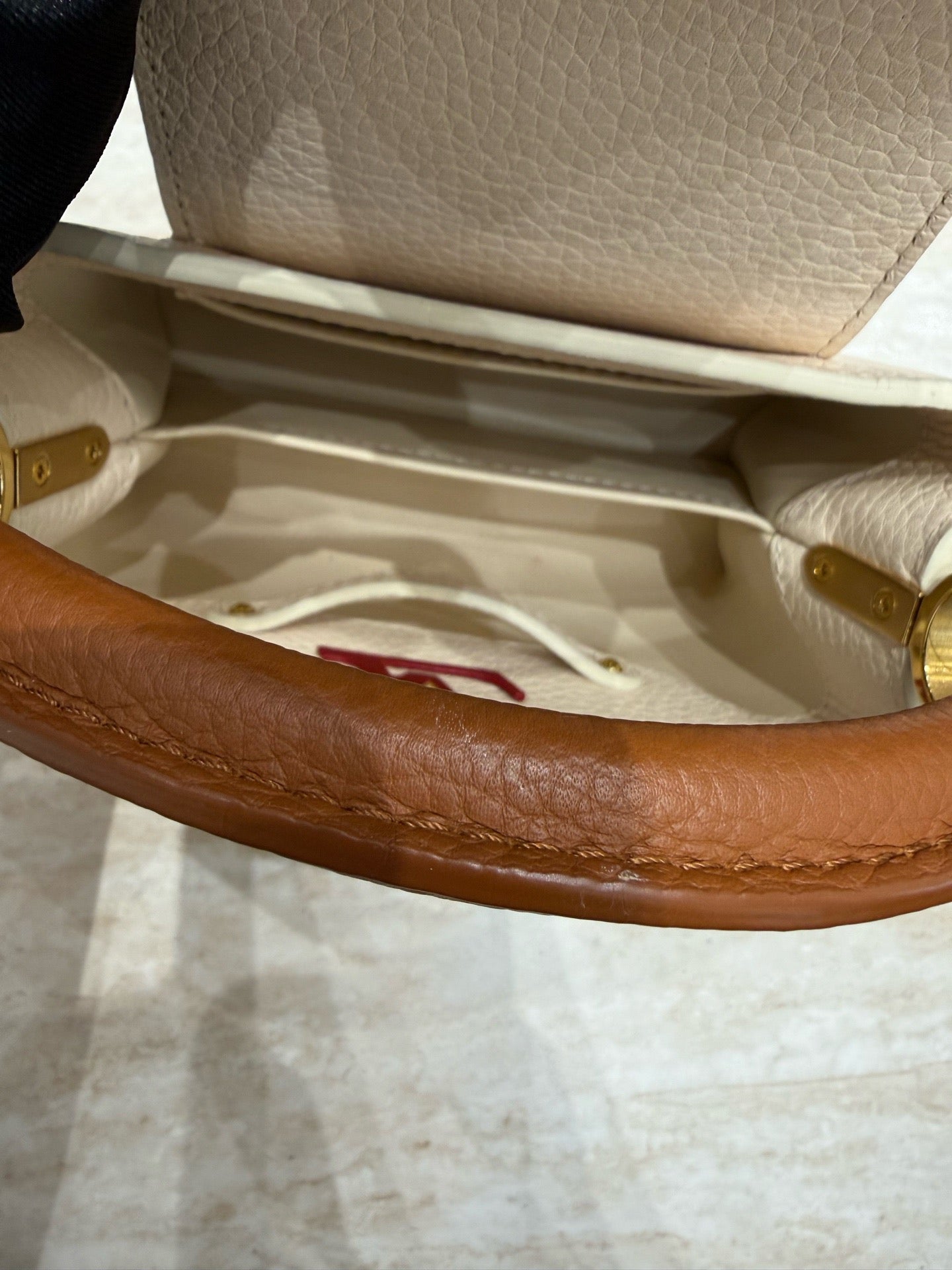 Louis Vuitton - Capucines Mini - Calfskin - White - (mini)