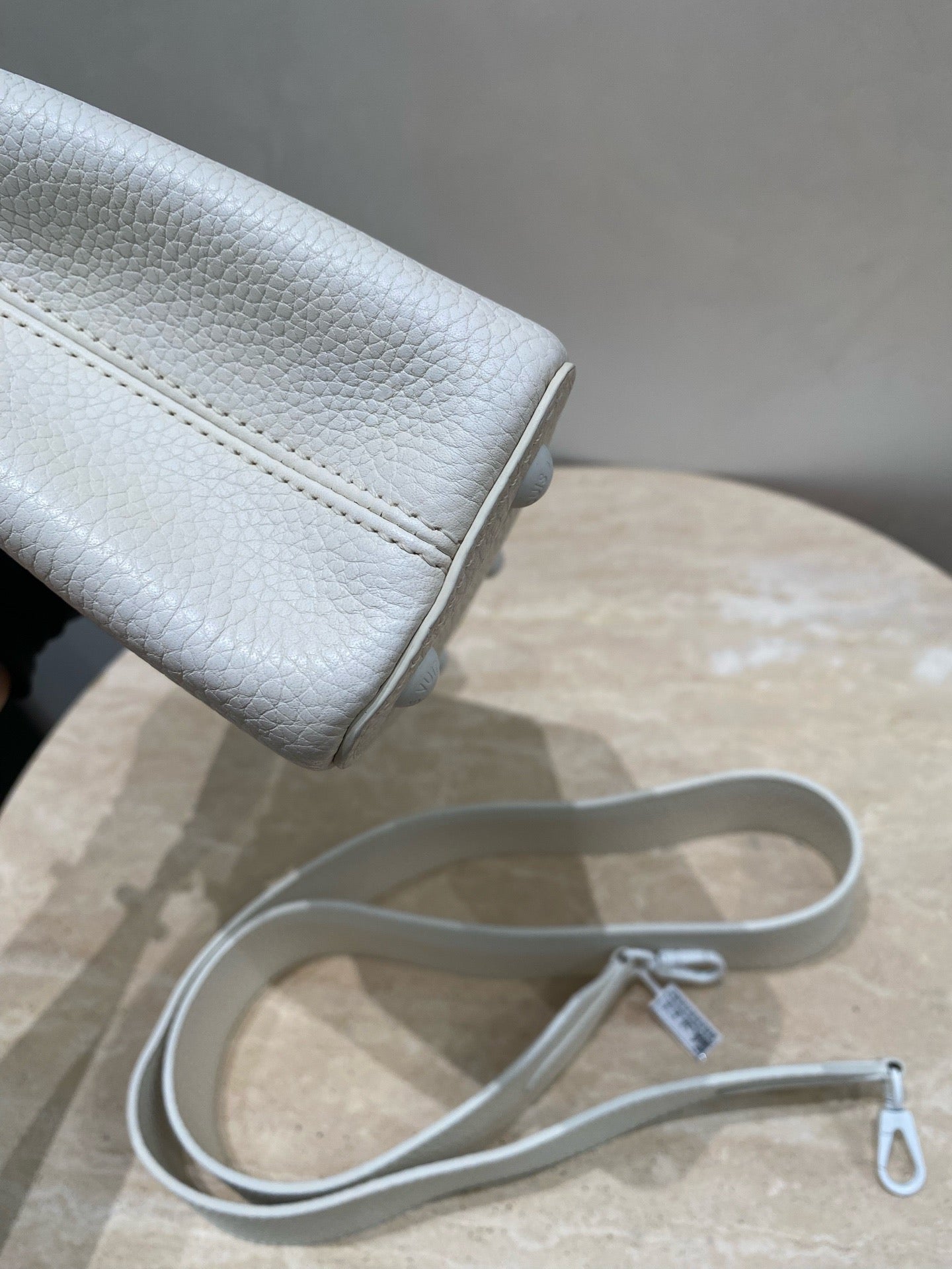 Louis Vuitton - Capucines Mini - Calfskin - White - (mini)