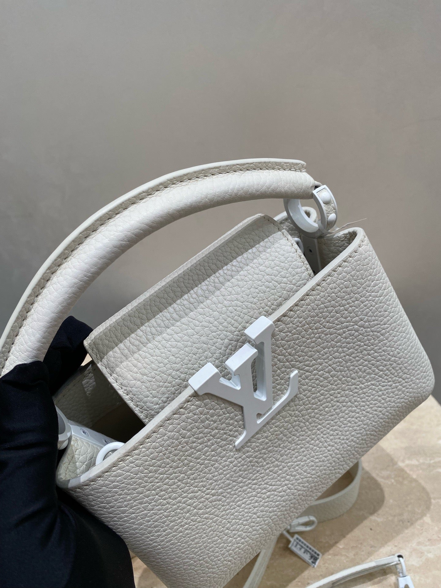 Louis Vuitton - Capucines Mini - Calfskin - White - (mini)