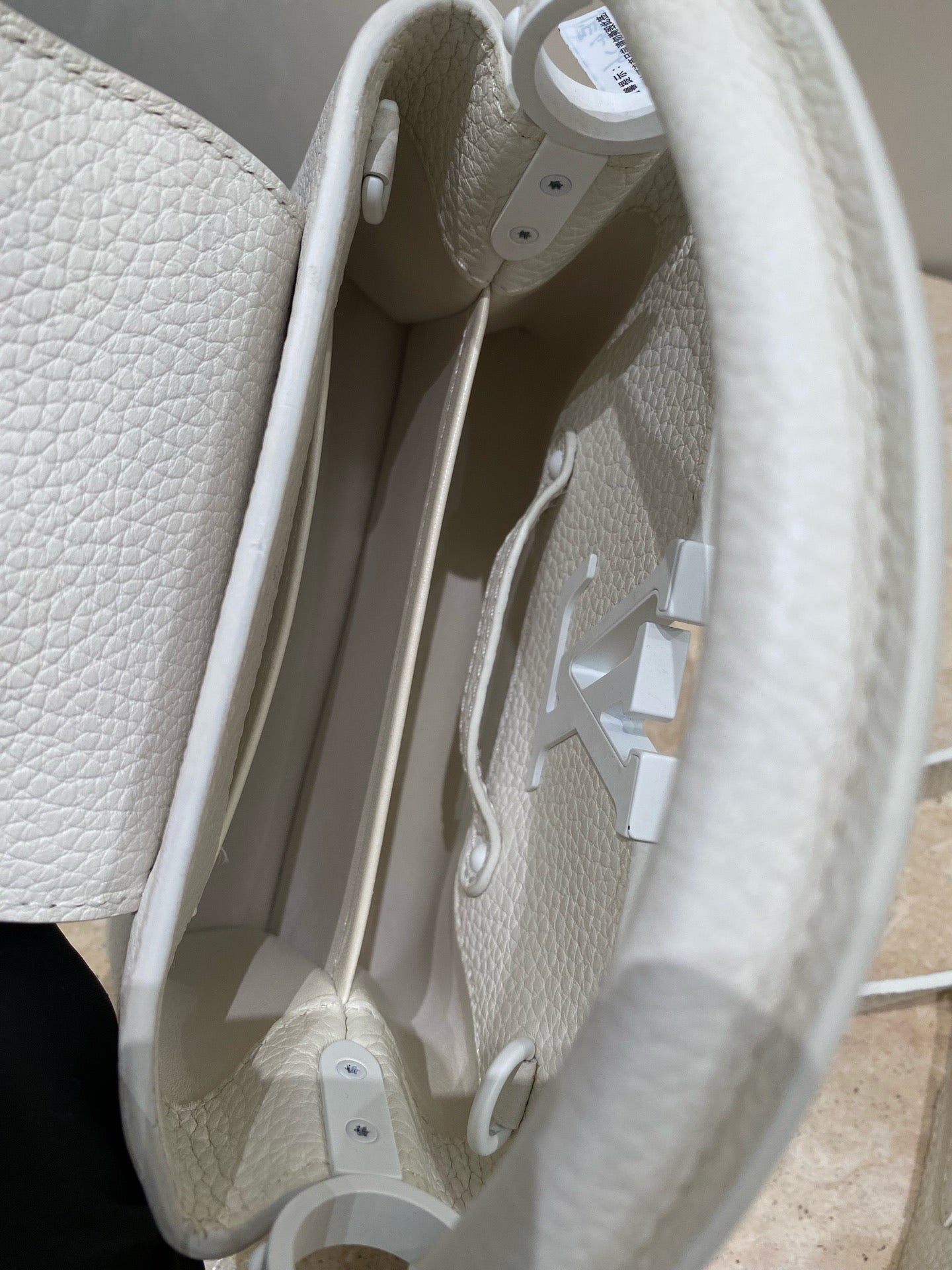 Louis Vuitton - Capucines Mini - Calfskin - White - (mini)