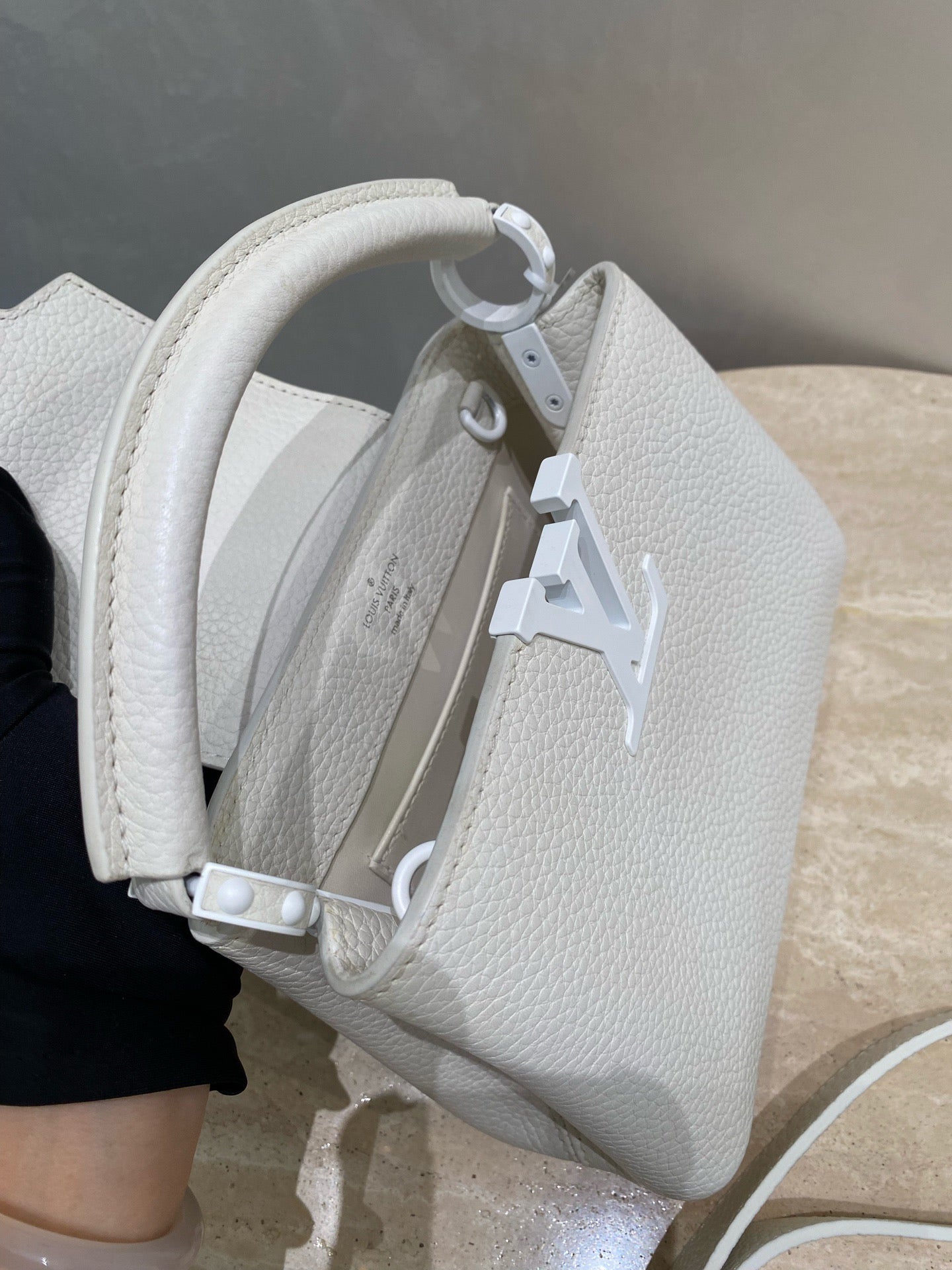 Louis Vuitton - Capucines Mini - Calfskin - White - (mini)