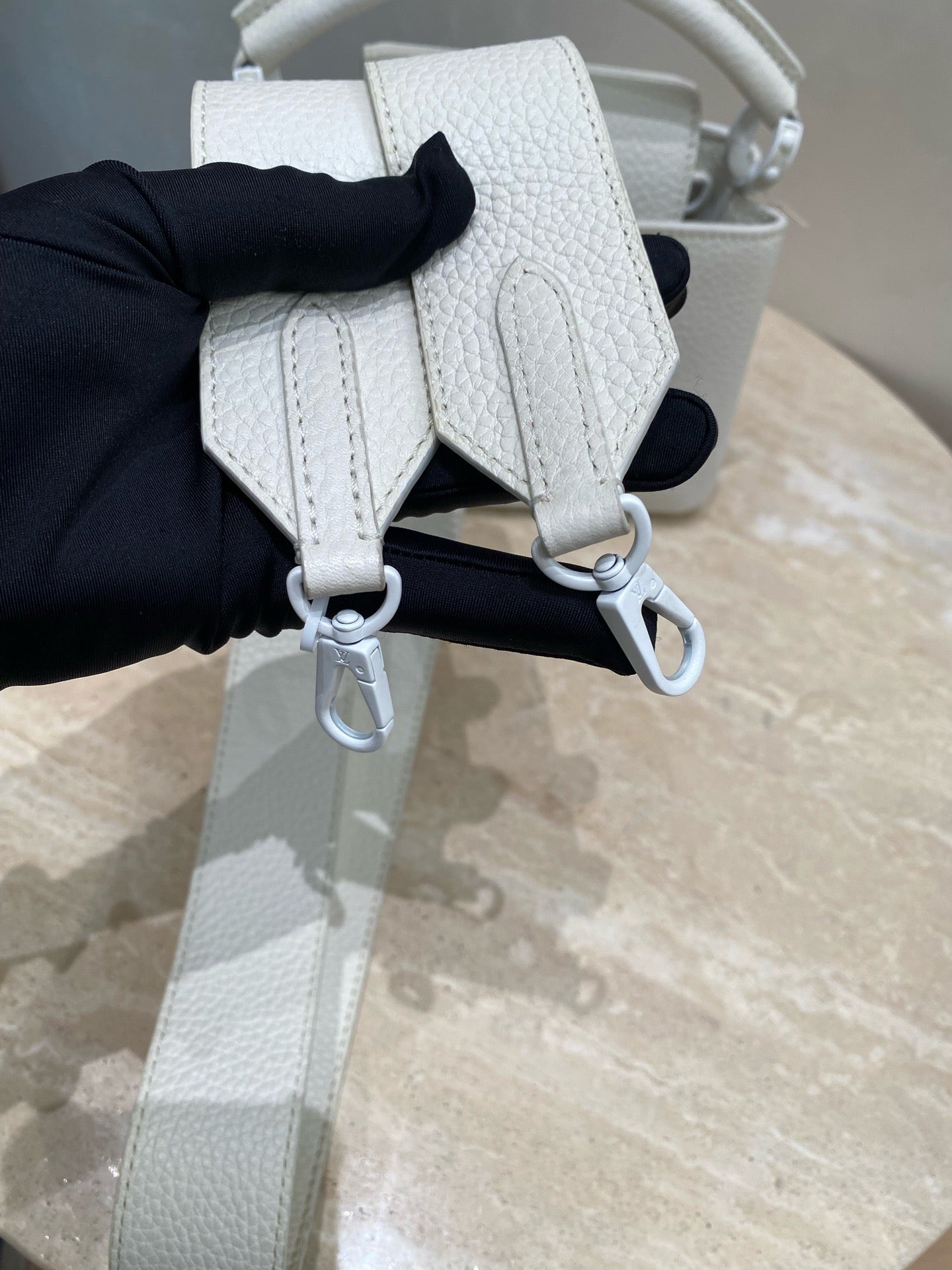 Louis Vuitton - Capucines Mini - Calfskin - White - (mini)
